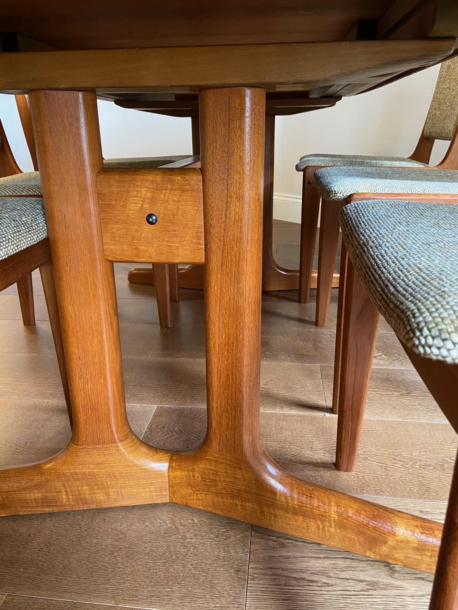 20th Century AM Møbler Denmark Teak Dining Set from 1970s', Stamped 'Am Denmark' In Good Condition For Sale In London, GB