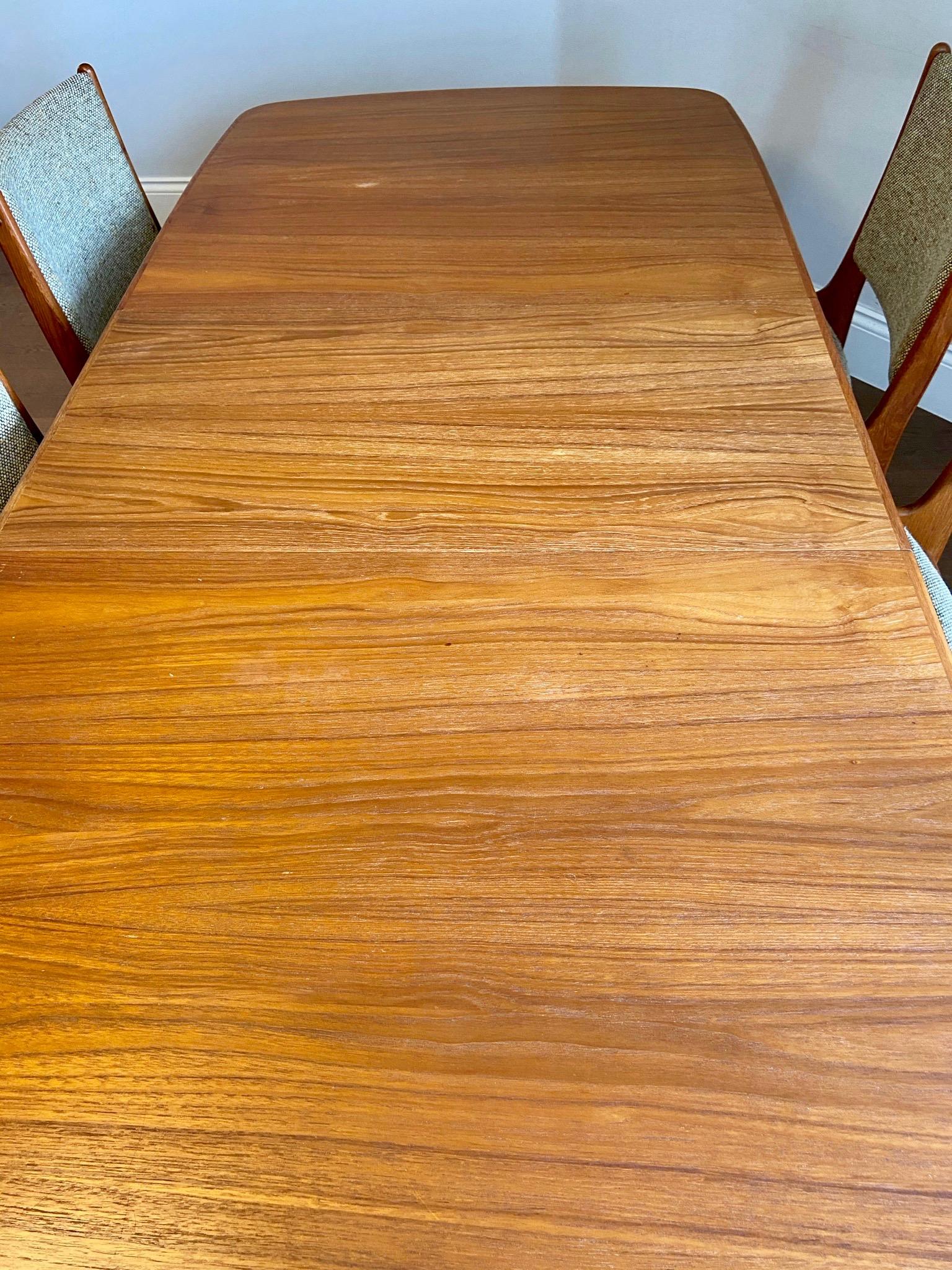 20th Century AM Møbler Denmark Teak Dining Set from 1970s', Stamped 'Am Denmark' For Sale 2