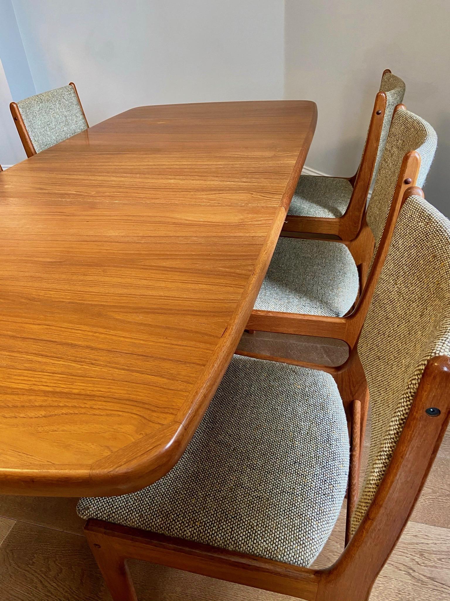 20th Century AM Møbler Denmark Teak Dining Set from 1970s', Stamped 'Am Denmark' For Sale 4