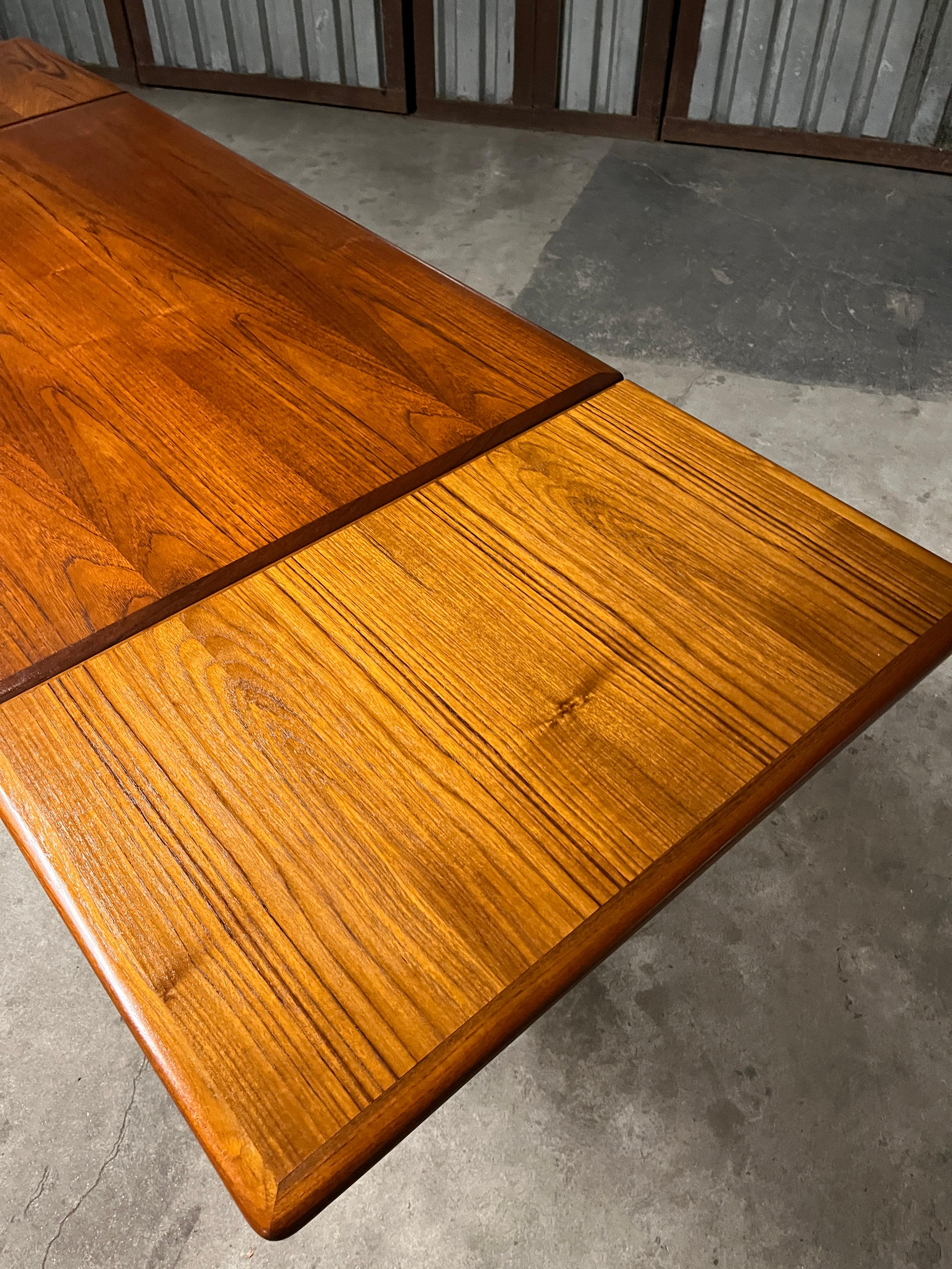 Am Mobler Danish Modern Teak Extending Dining Table, 1960s 2