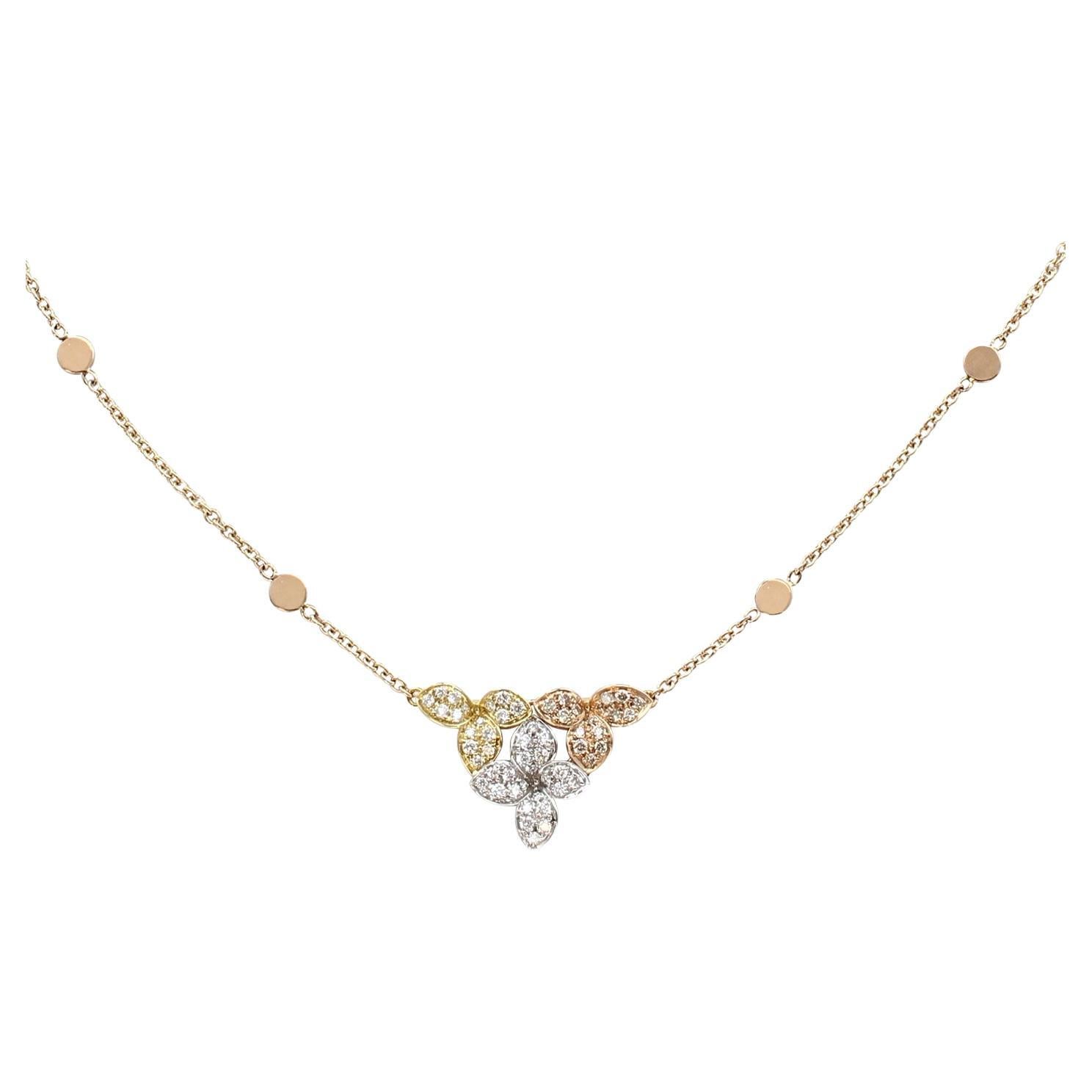 Collana con ciondolo Ama in oro giallo rosa bianco 18k con diamanti bianchi e champagne