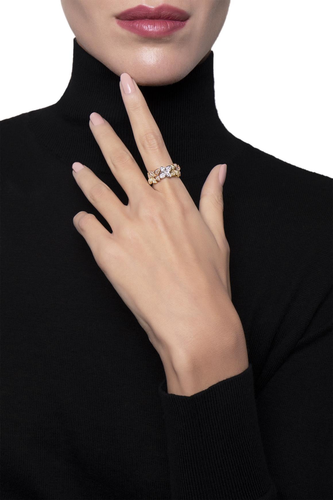 Ama, a word of colours and sentiments, embodiment of a shape that symbolises the female and femininity: the triangle. Talisman of the goddesses, it is a symbol that sends a message of warmth, representing the chalice, a place of receiving.
 The