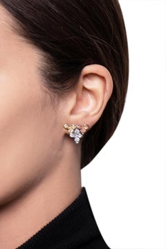Ama Dreieckige Ohrringe aus 18k Rose Weiß Gelbgold mit weißem und champagnerfarbenem Diamant