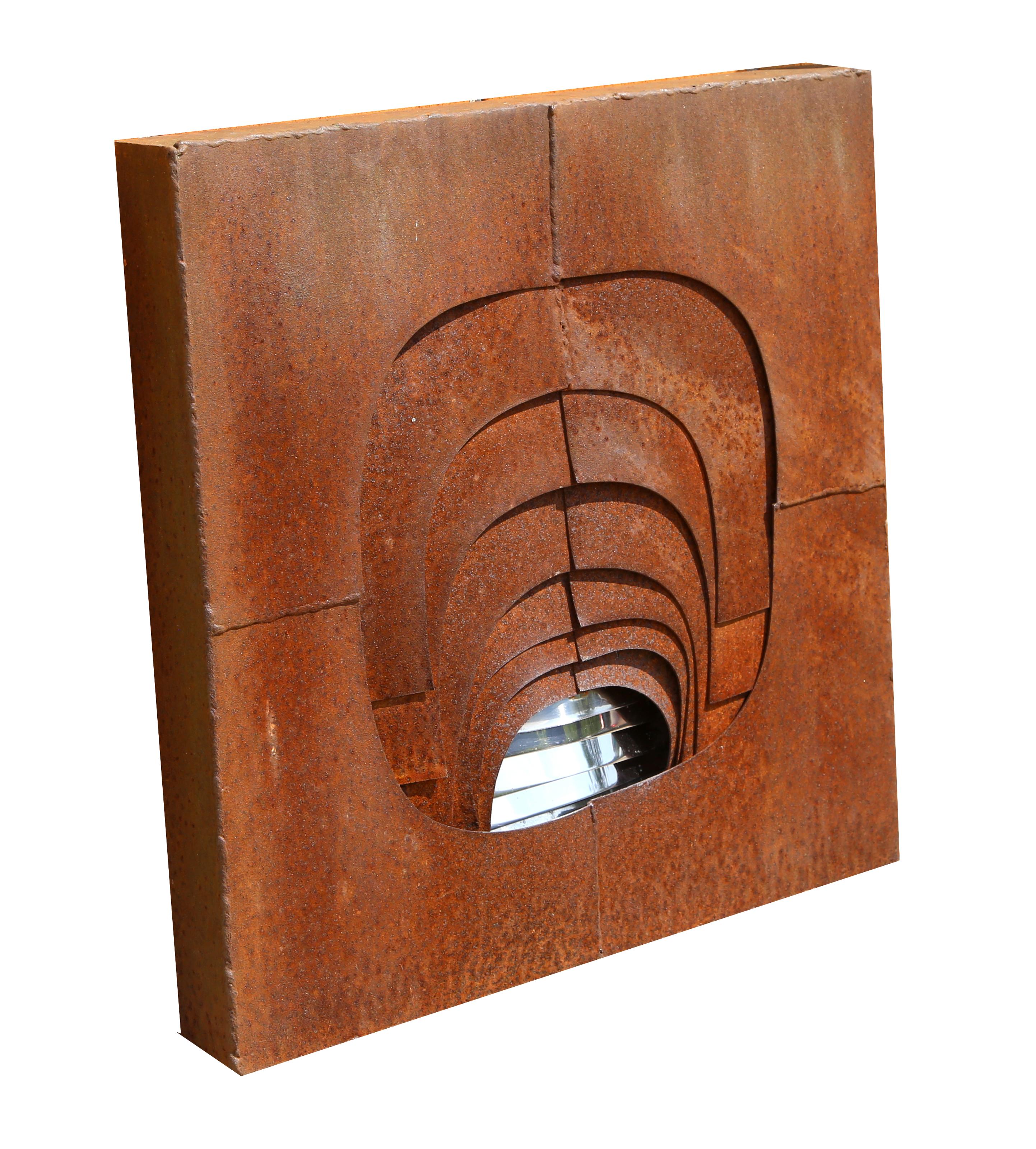 Armadura Terrestre, Escultura de Aluminio y Acero Oxidado de Amadeo Gabino en venta 1