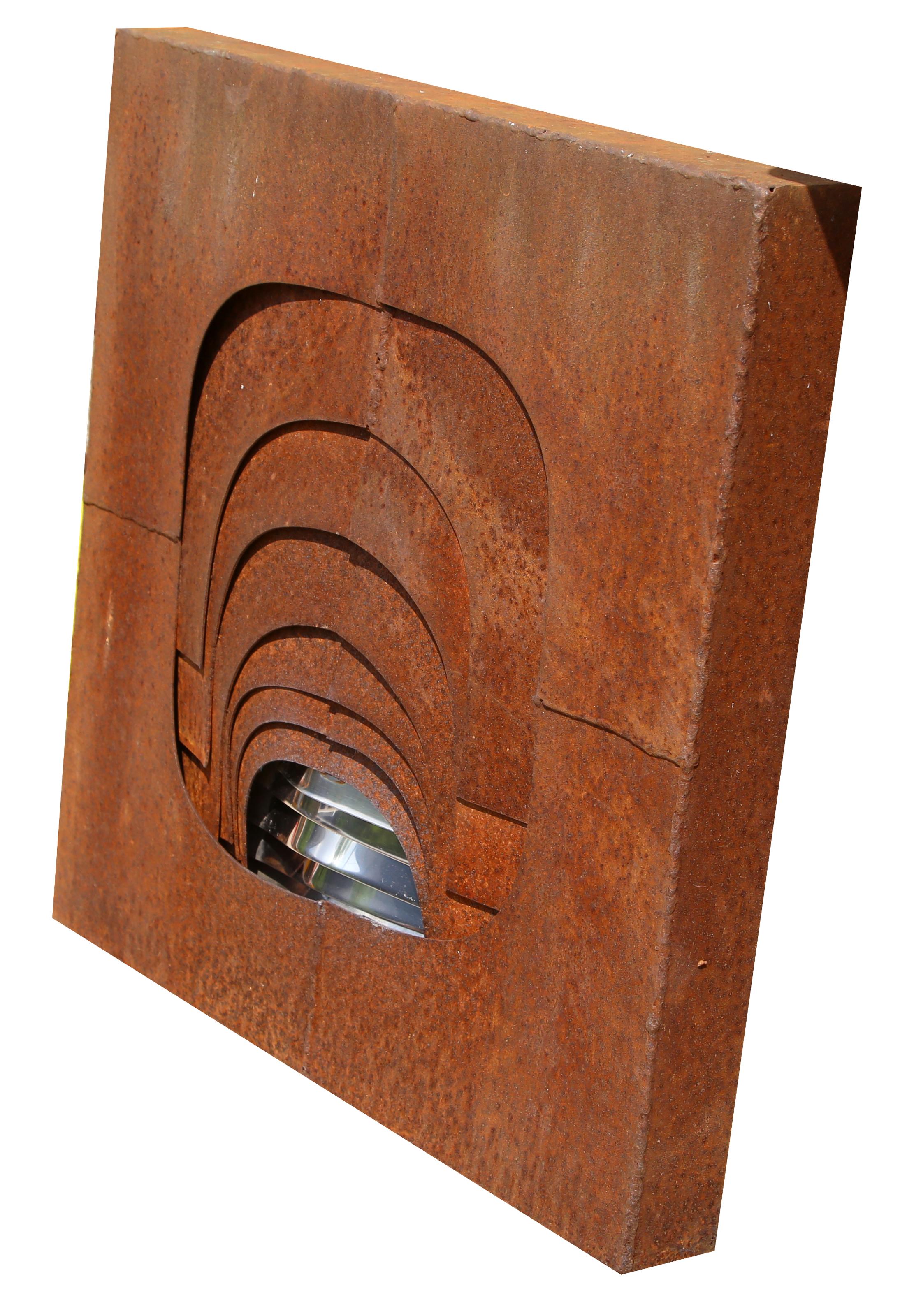 Armadura Terrestre, Escultura de Aluminio y Acero Oxidado de Amadeo Gabino en venta 2