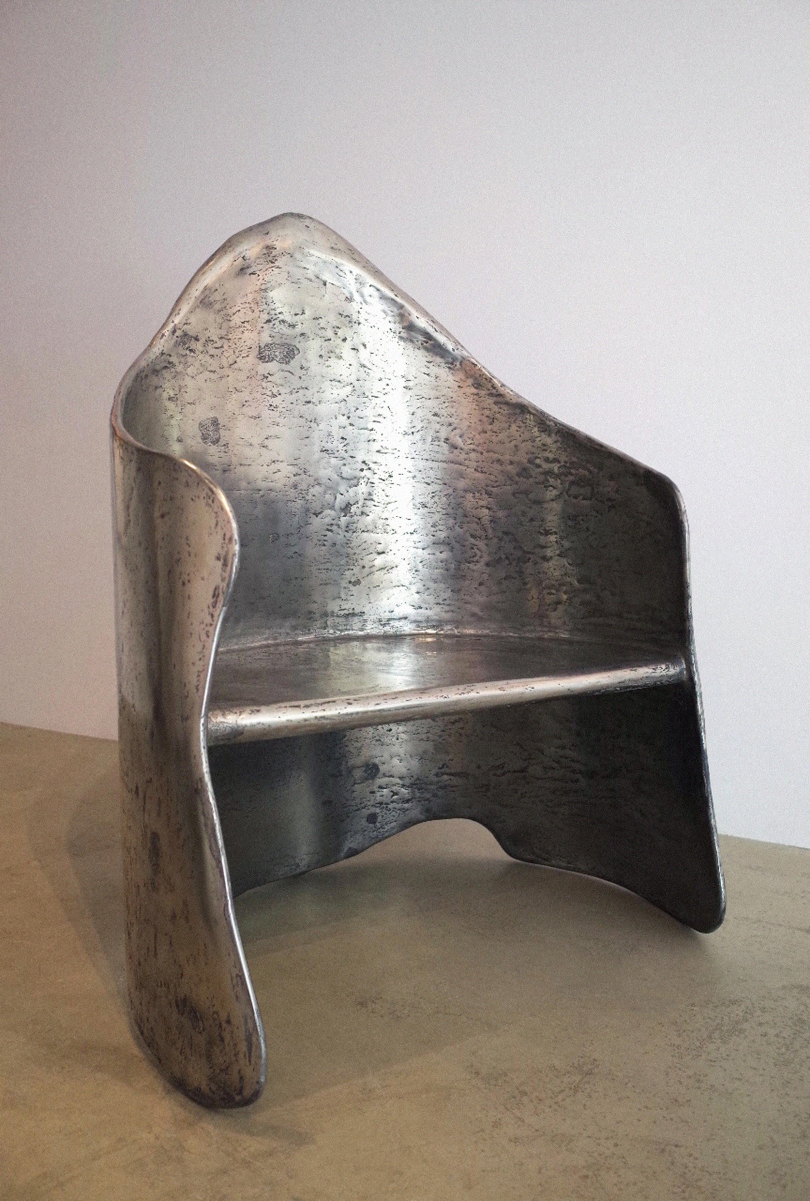 Autre Chaise Amaia en Aluminium Brass Mixed Resine on Inox par Atelier Ellery en vente