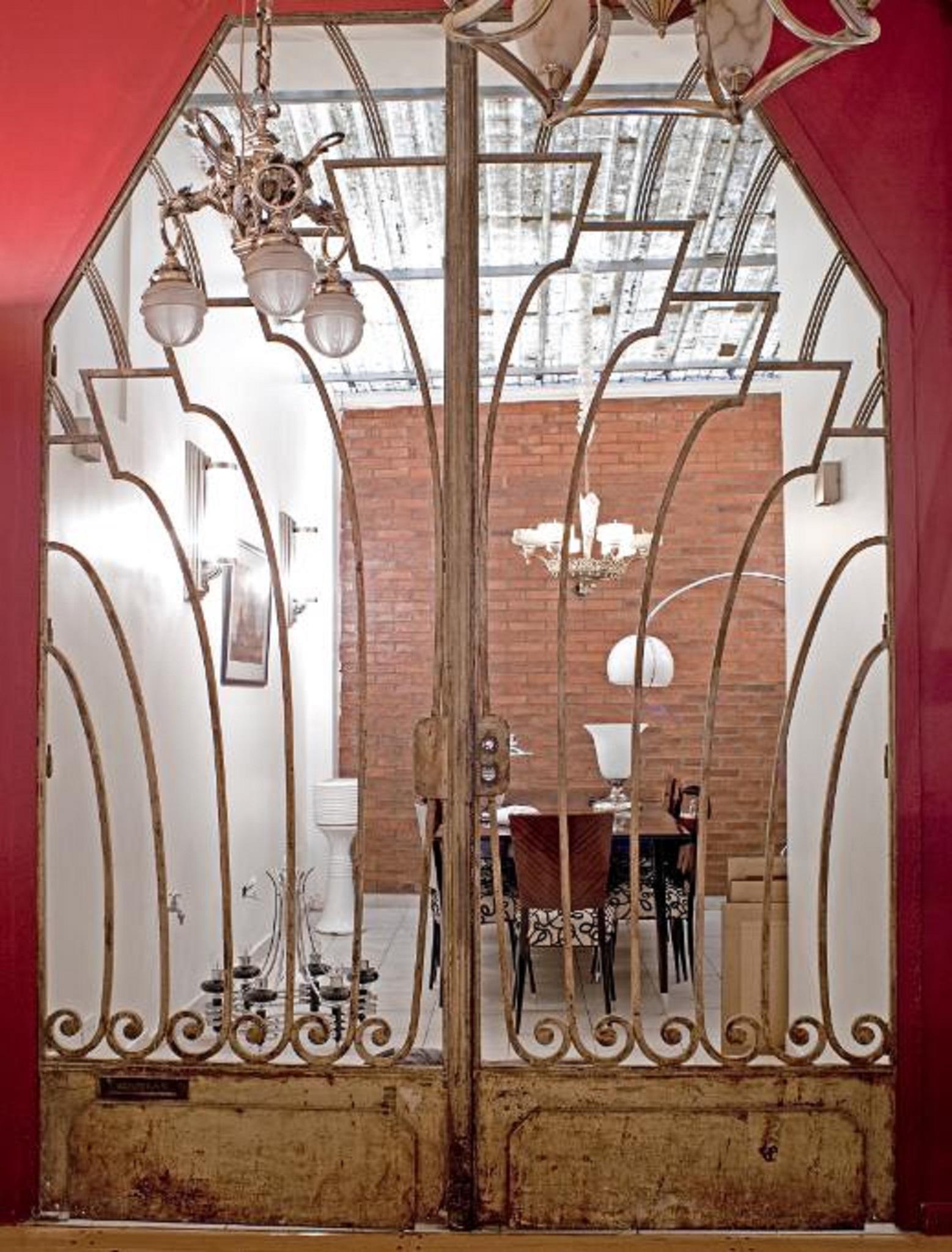 Amaizing Art Deco Gate in Iron, France, 1920 In Good Condition For Sale In Ciudad Autónoma Buenos Aires, C