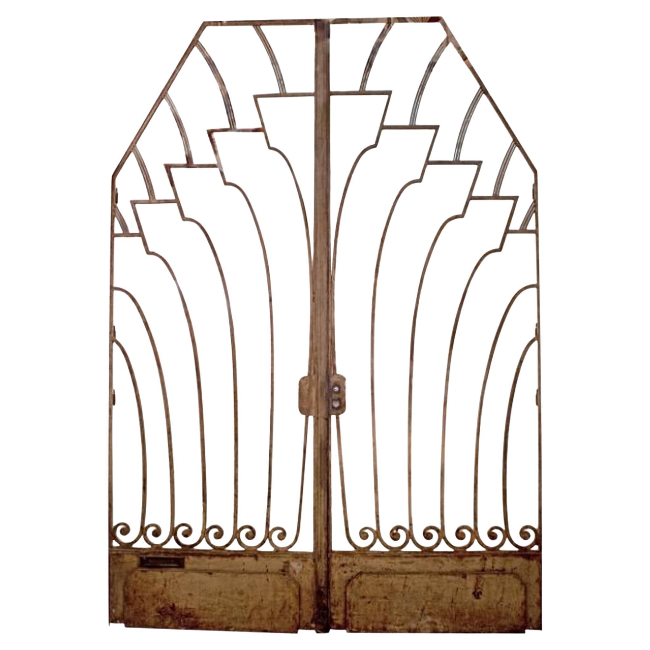 Amaizing Art Deco Gate in Iron, France, 1920 For Sale