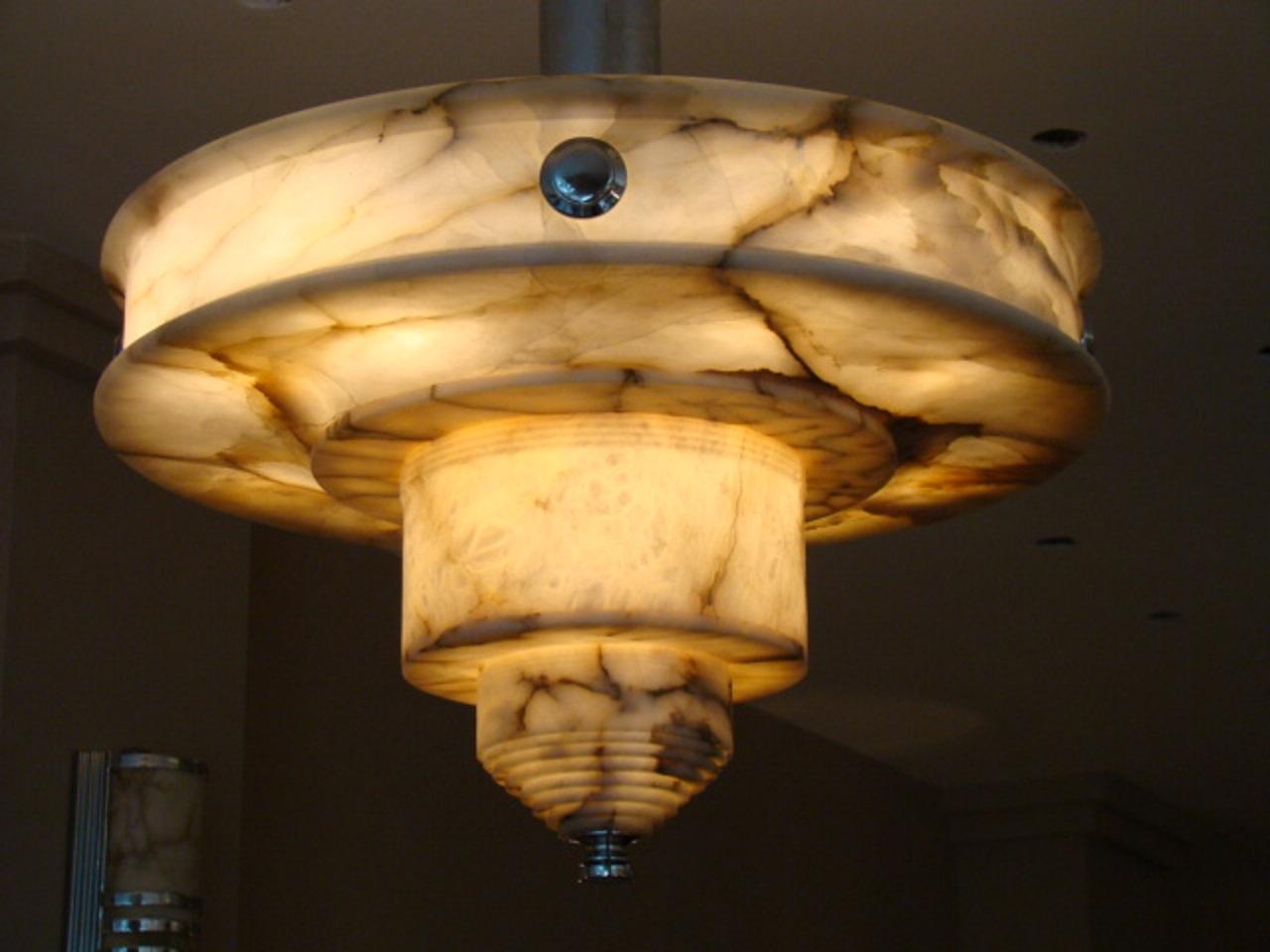 Amaizing Chandelier in Alabaster and Chromre, Art Deco Style, 1935 For Sale 4