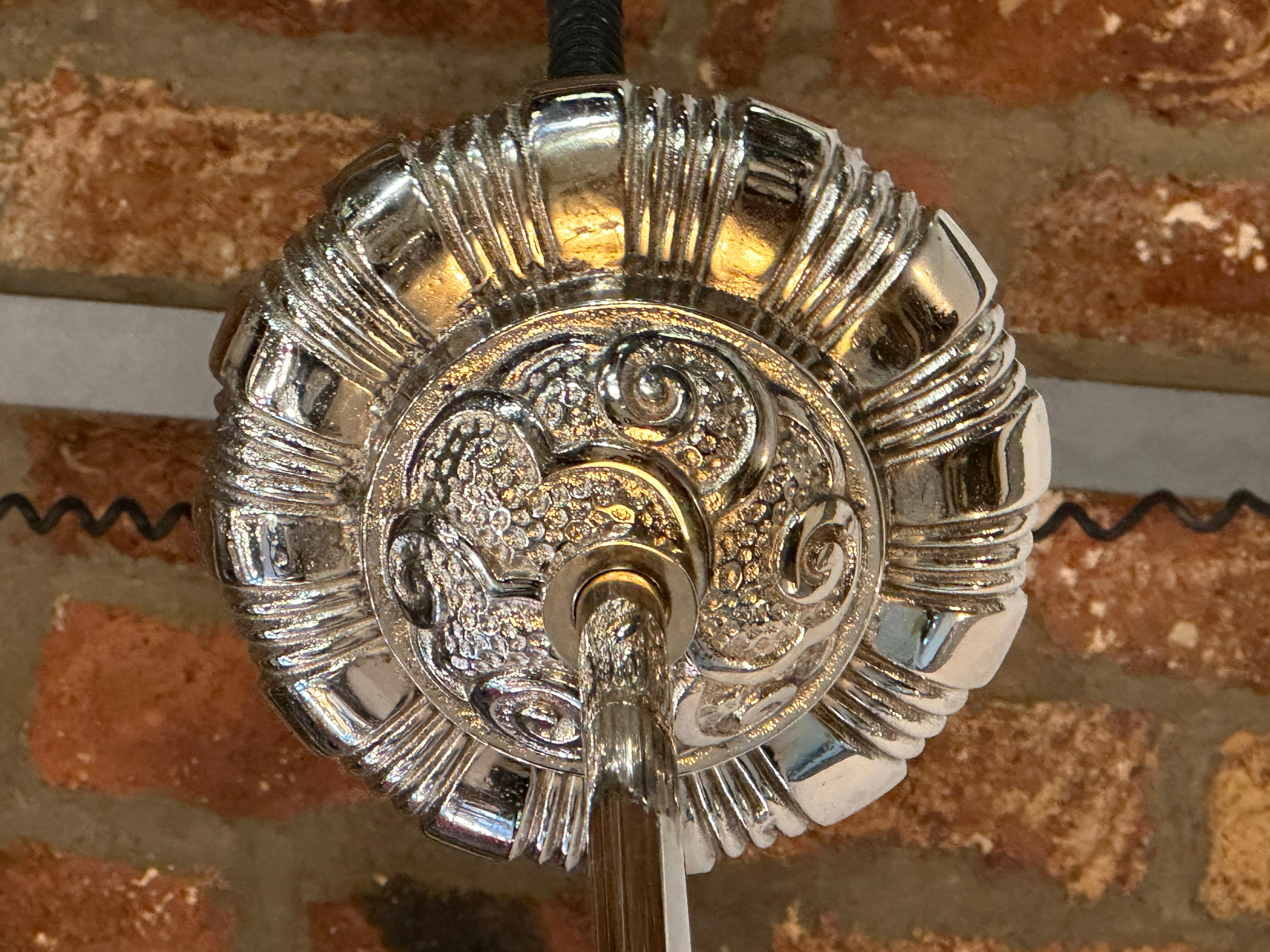Early 20th Century Amaizing Chandelier in Alabaster and silver plated bronze, Art Deco Style, 1920 For Sale