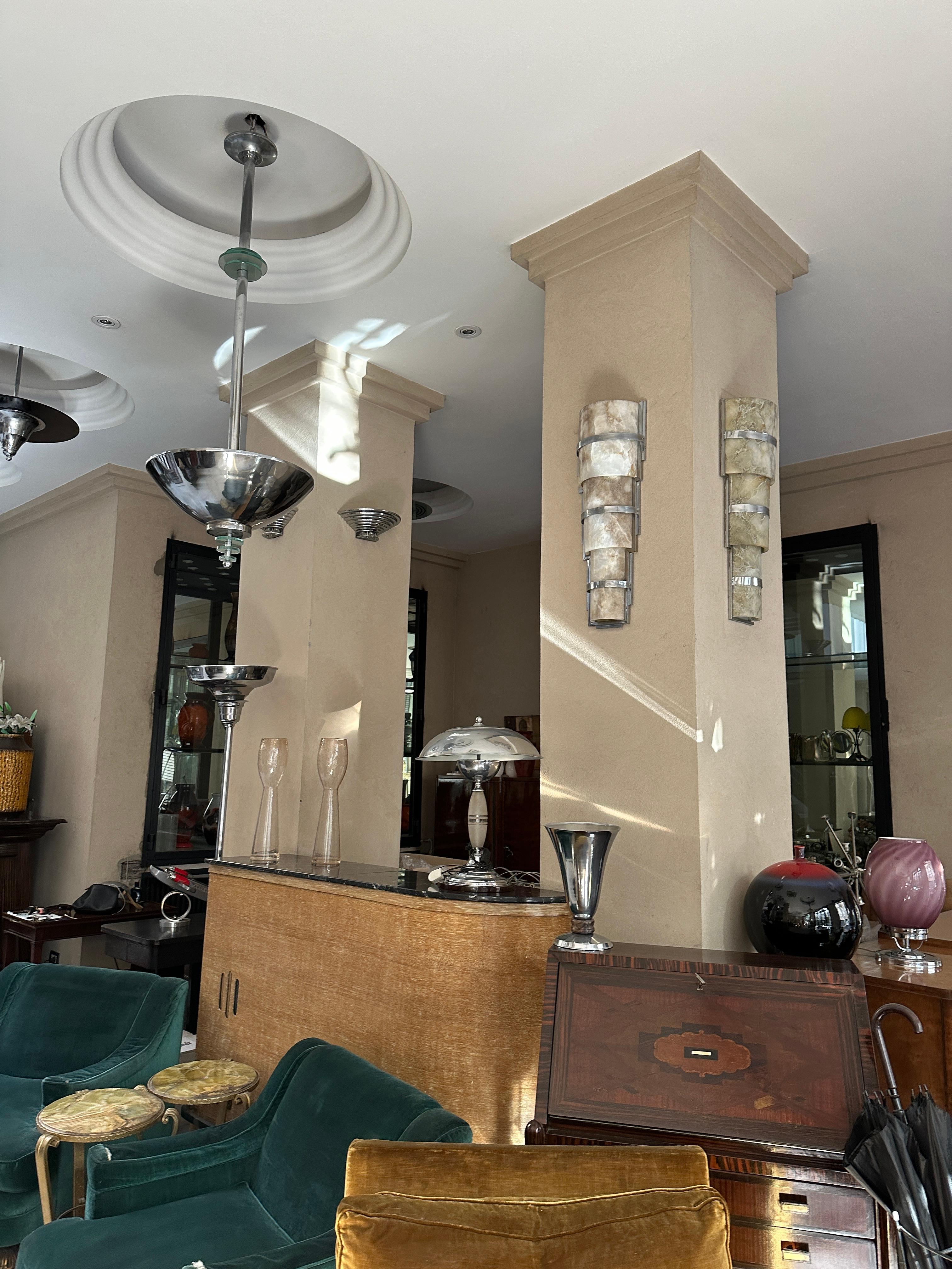 Stupefacente coppia di lampadari Art Deco in vetro e cromo, stile 1935 in vendita 6