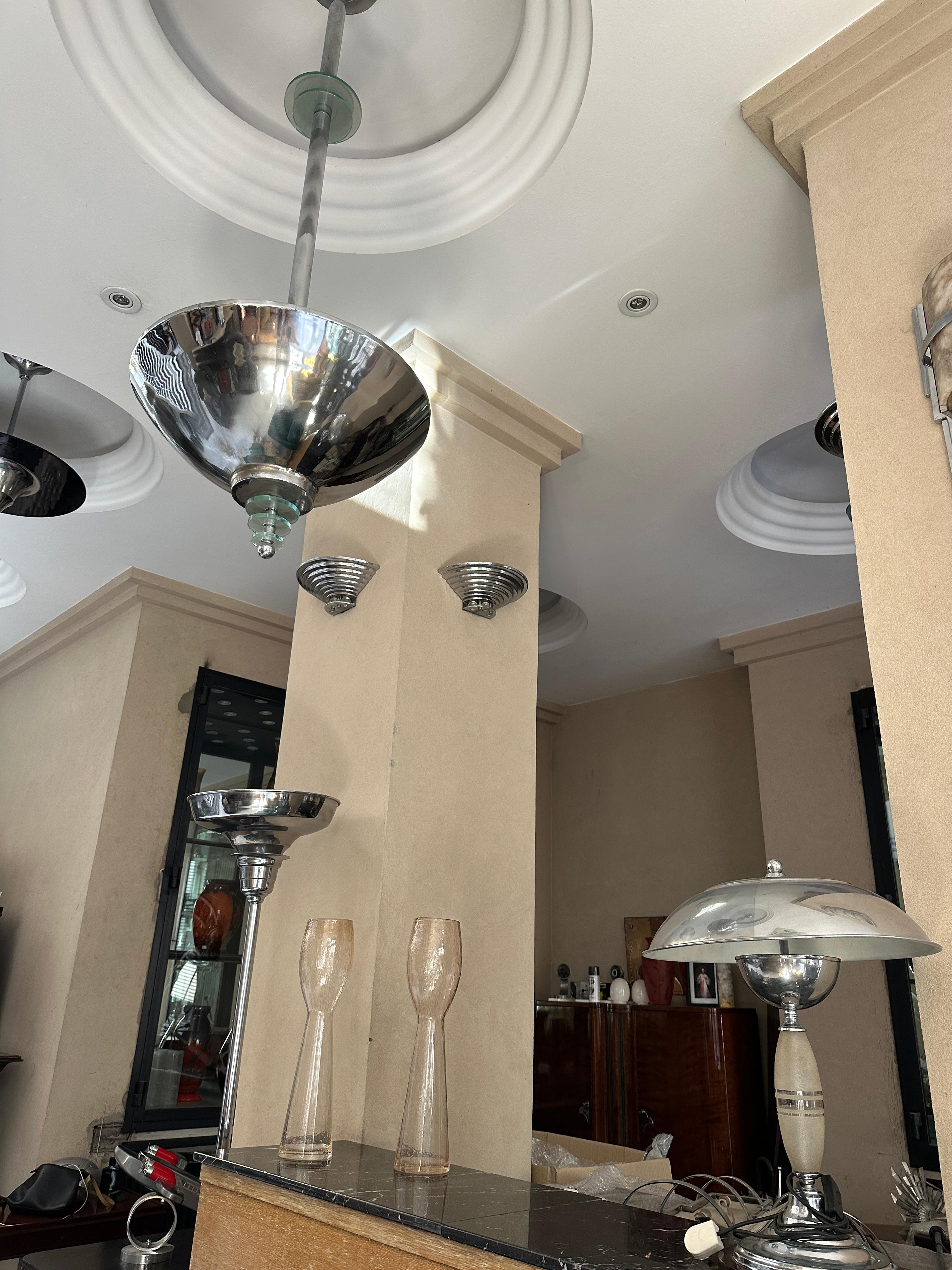 Stupefacente coppia di lampadari Art Deco in vetro e cromo, stile 1935 in vendita 12