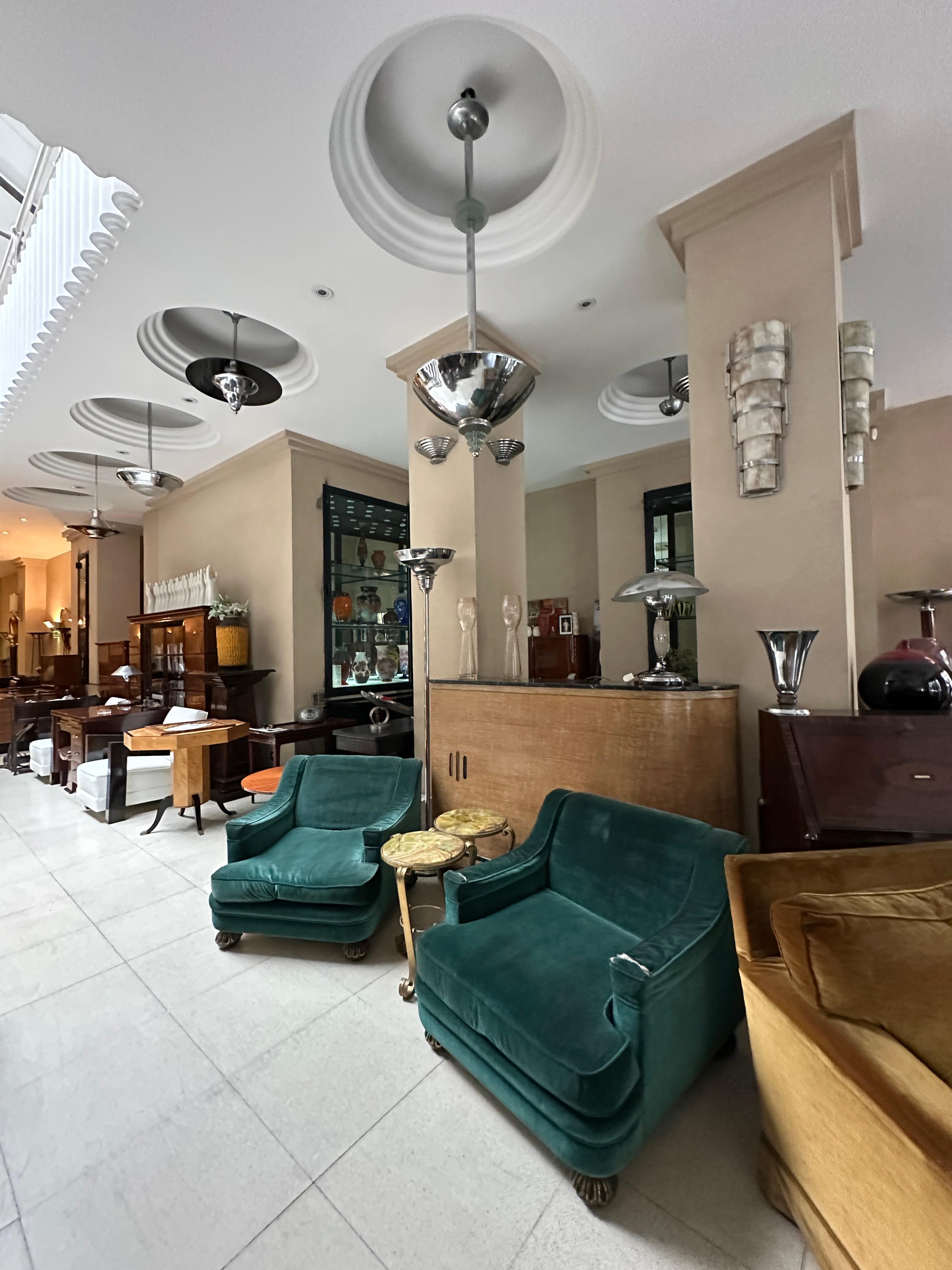 Stupefacente coppia di lampadari Art Deco in vetro e cromo, stile 1935 in vendita 13