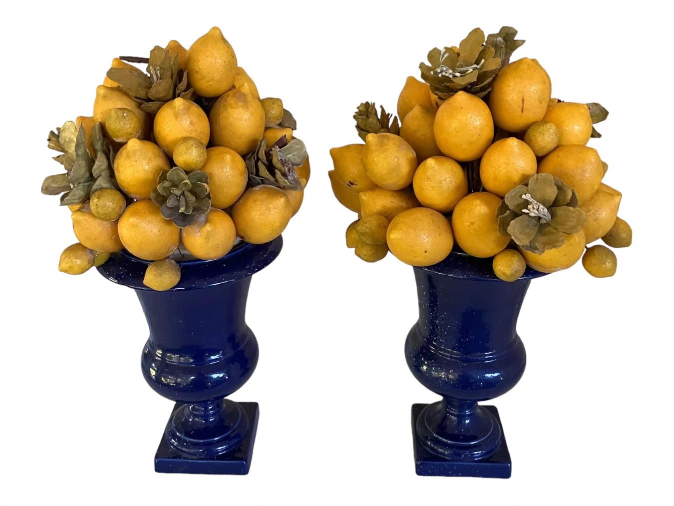 Costa de Amalfi Limones en jarrones azules de imitación piedra siglo XX en venta