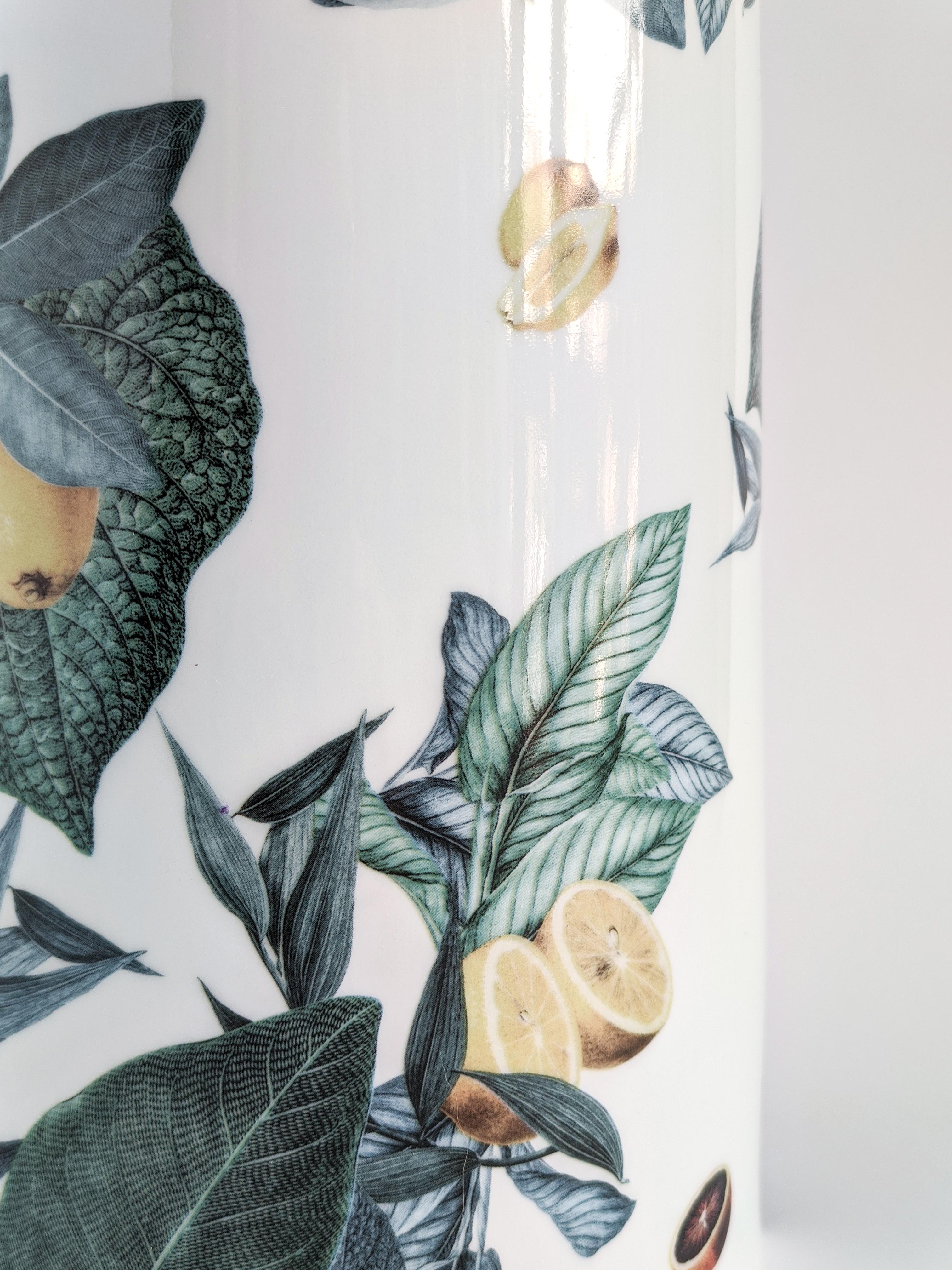 Amalfi, Contemporary Porcelain Vase with Decorative Design by Vito Nesta For Sale 2