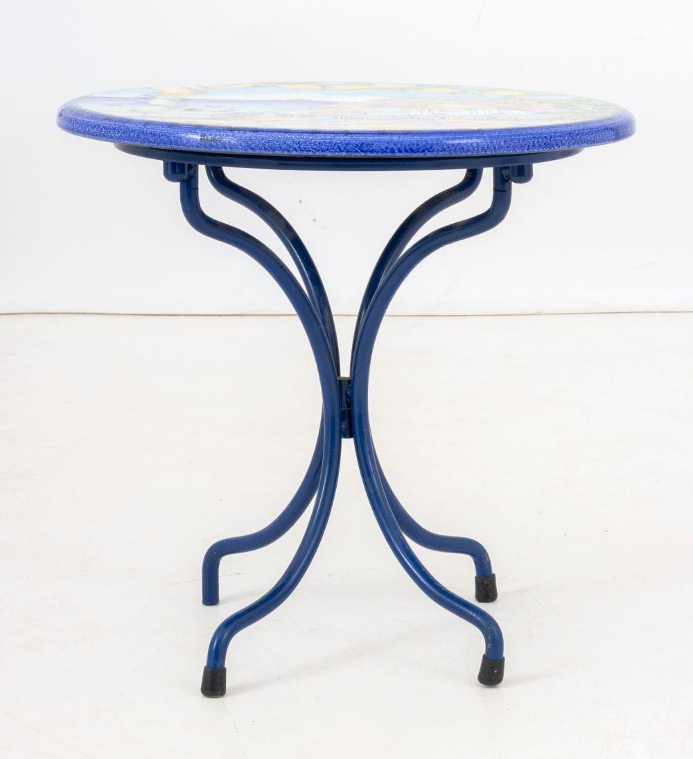 Mesa auxiliar con tapa de piedra de lava y paisaje de Amalfi en venta 2