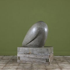 Amalia Schulthess "Uccello di mare", scultura in marmo e pietra