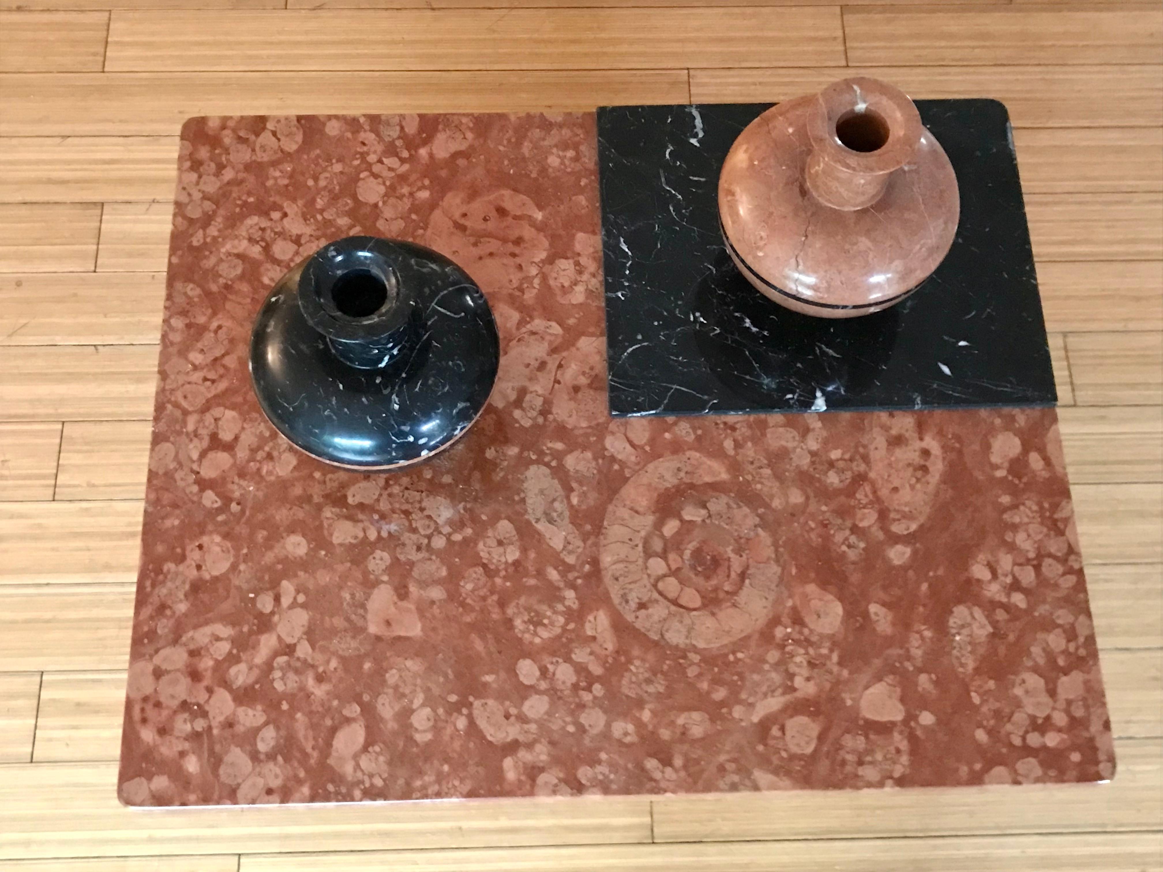 American Fossilized Marble Table + Two Vases Amalia Schultless For Sale