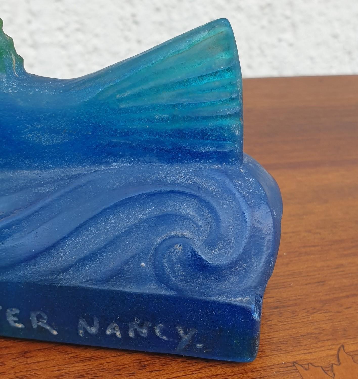 Amalric Walter Nancy, pâte de verre représentant des poissons, début du 20e siècle en vente 1