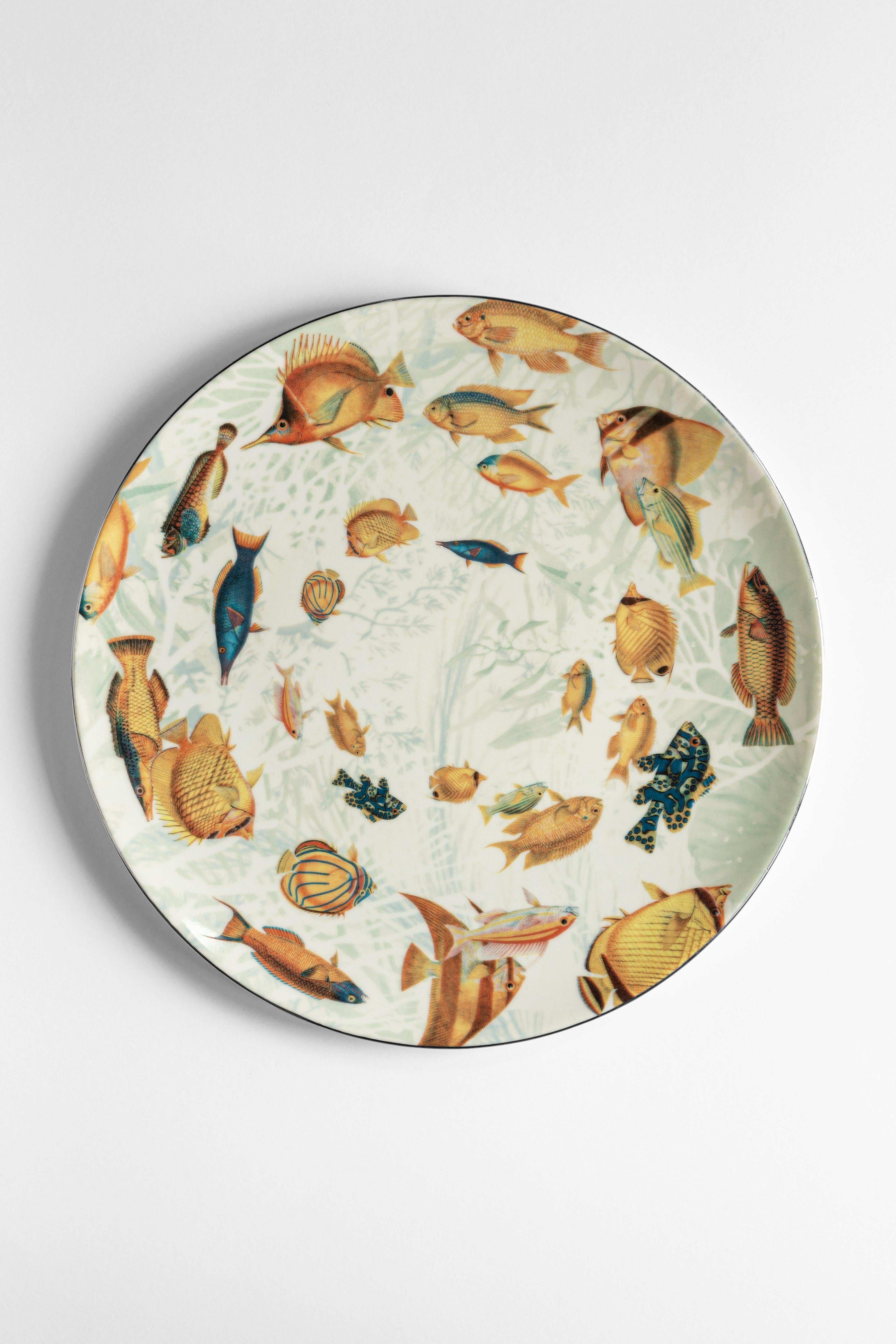 Italian Amami, Six Contemporary Porcelain Dinner Plates with Decorative Design For Sale