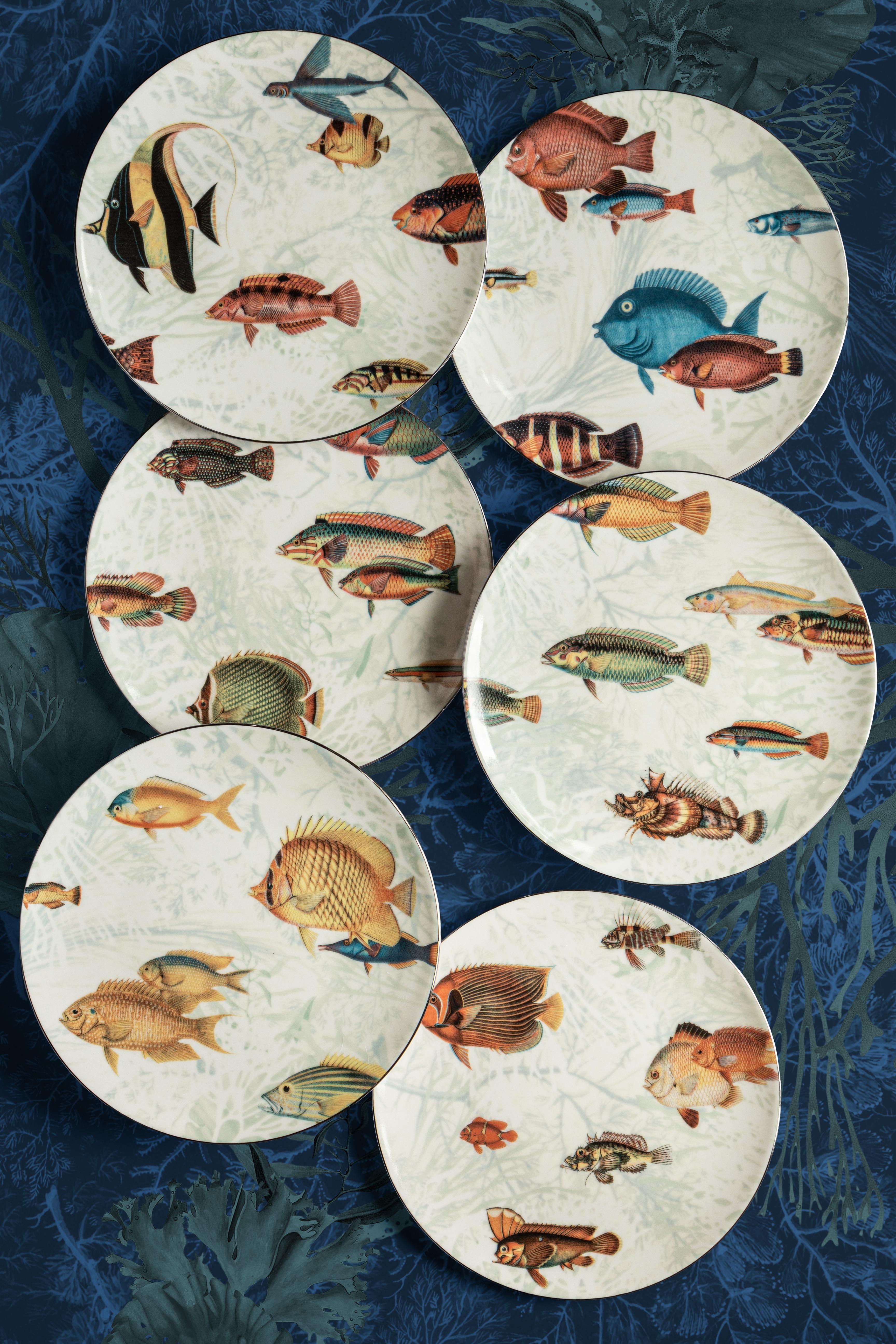 Amami, Six Contemporary Porcelain Dessert Plates with Decorative Design For Sale 4