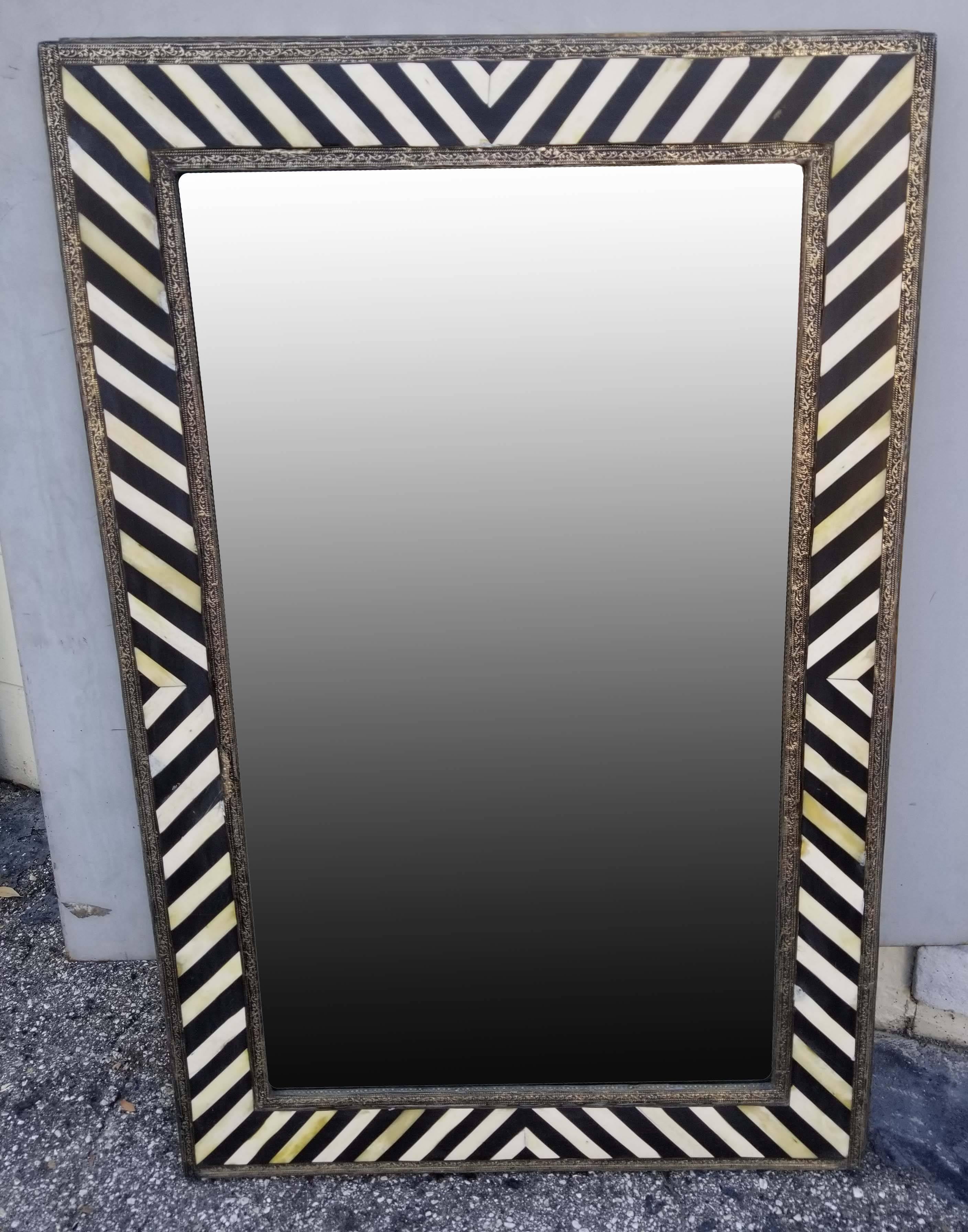 Measures: 40 x 26 rectangular all resin inlaid Moroccan mirror. Beautiful accent piece and a great addition to your bathroom, hallway or any other wall in your home.


 
