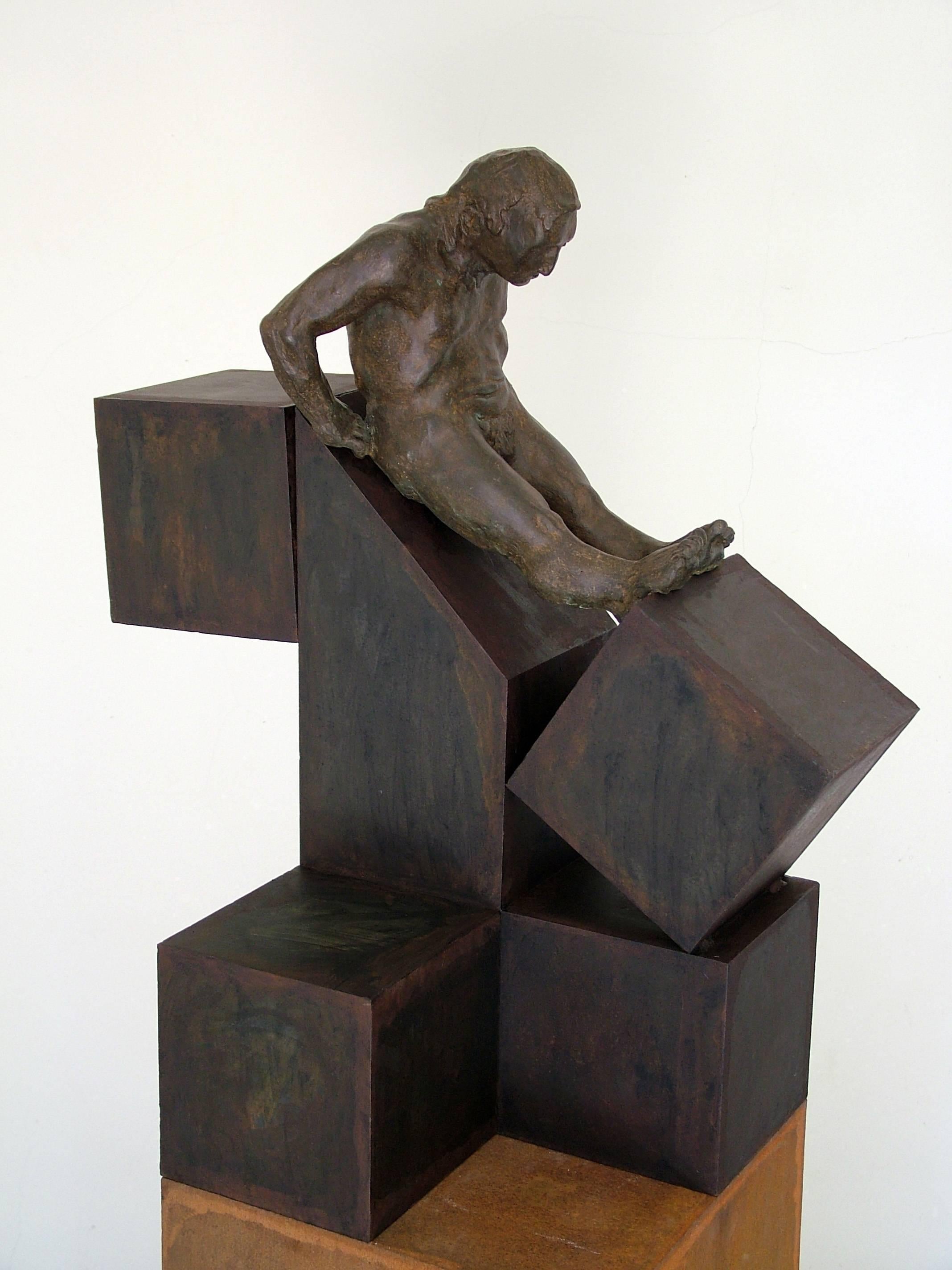 Figurative Sculpture de Amancio González Andrés - Amancio.  " DECONSTRUCCIÓN IV "  Escultura original de bronce Hierro-