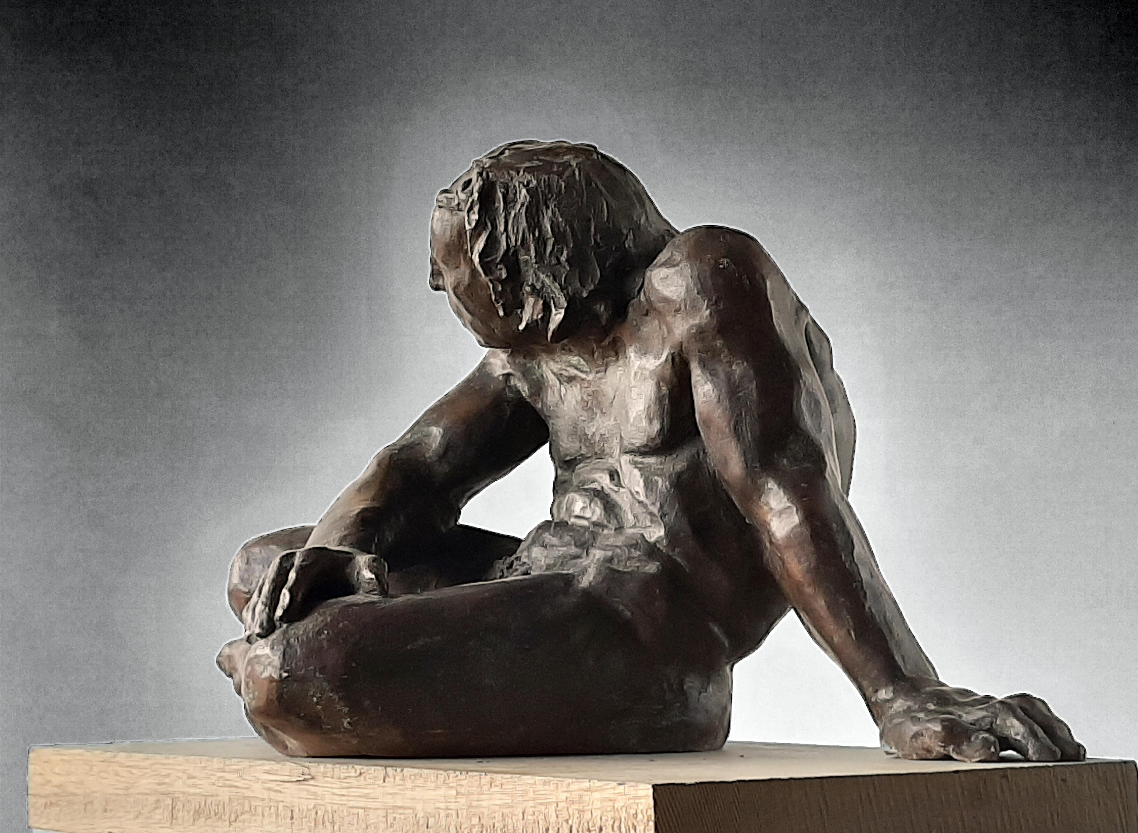 Amancio 18 Hombre  Guerrero Herido  escultura original de bronce - Sculpture Contemporáneo de Amancio González Andrés