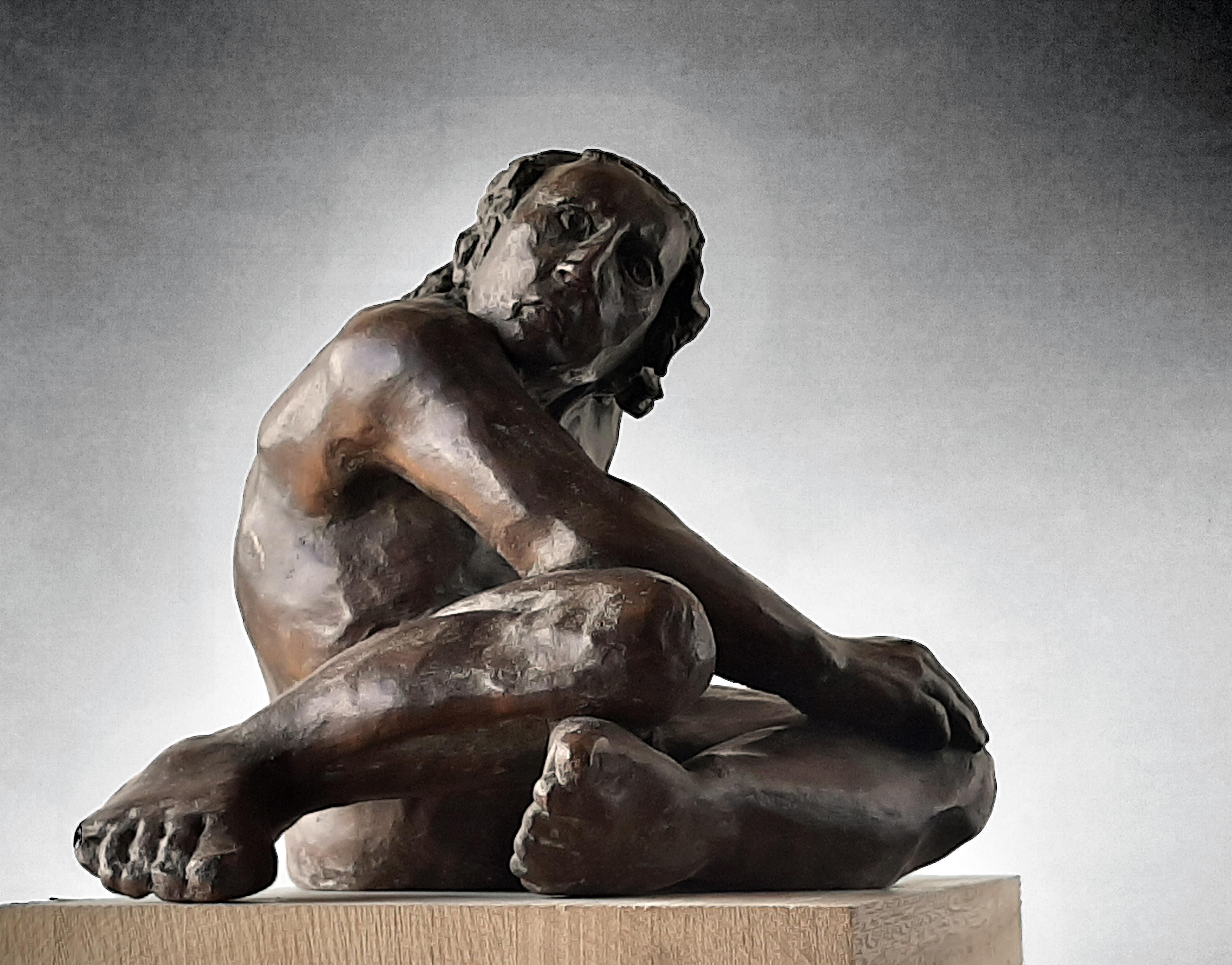 Amancio  20 Man  Guerrero Herido  original bronze sculpture For Sale 1