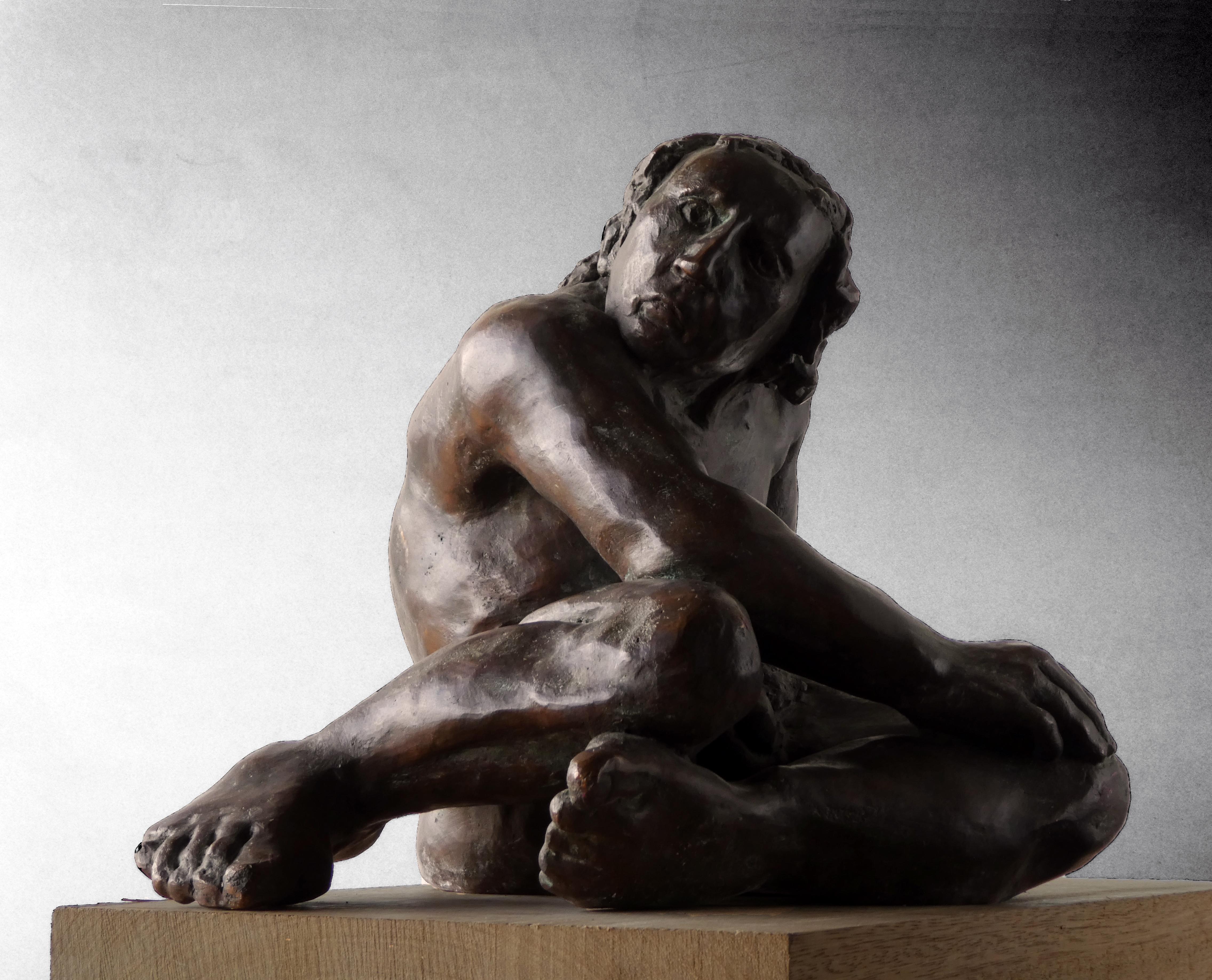 Amancio  20 Man  Guerrero Herido  original bronze sculpture For Sale 4