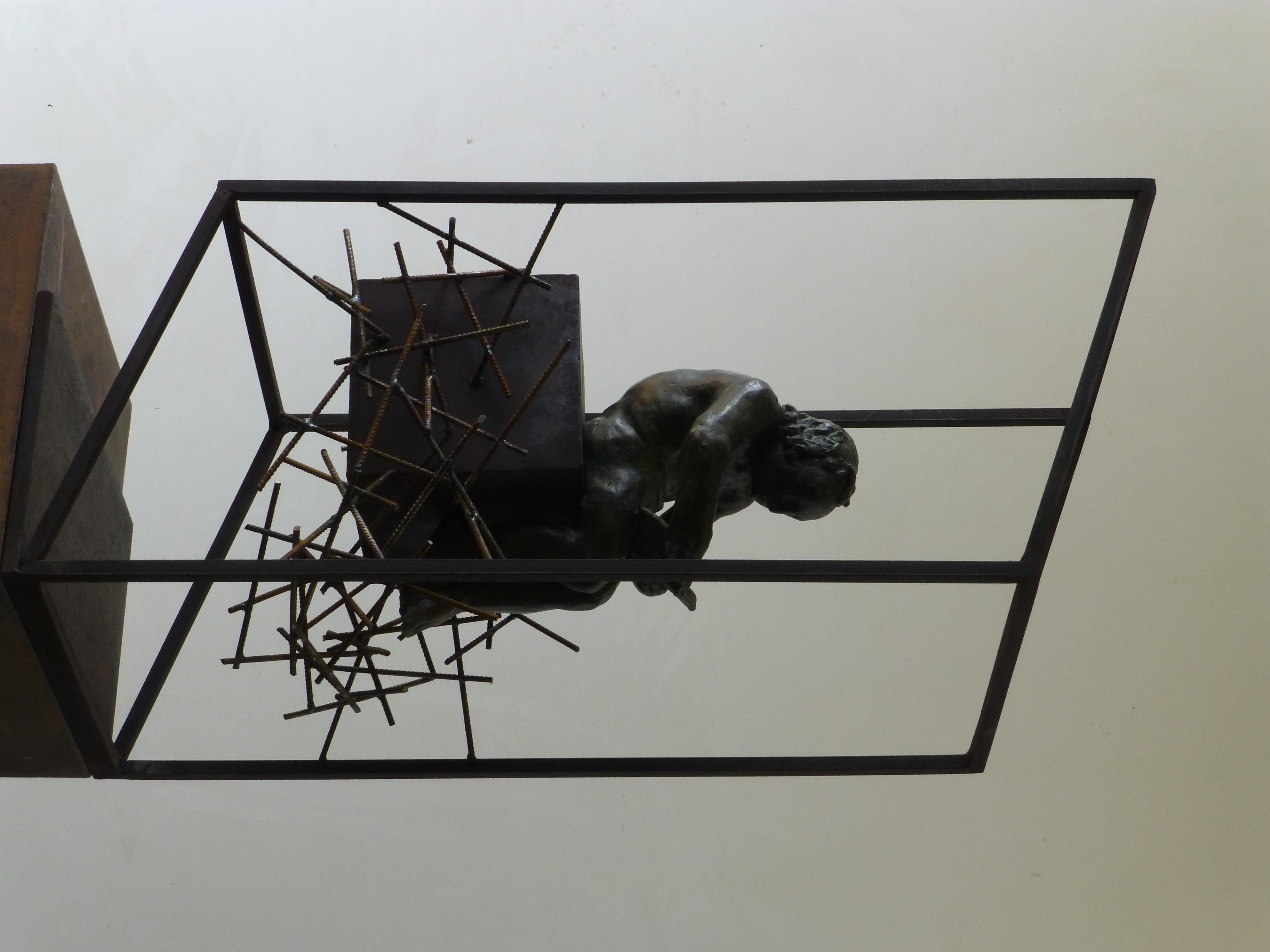 Amancio. El Lector, scultura originale in bronzo e ferro. in vendita 2