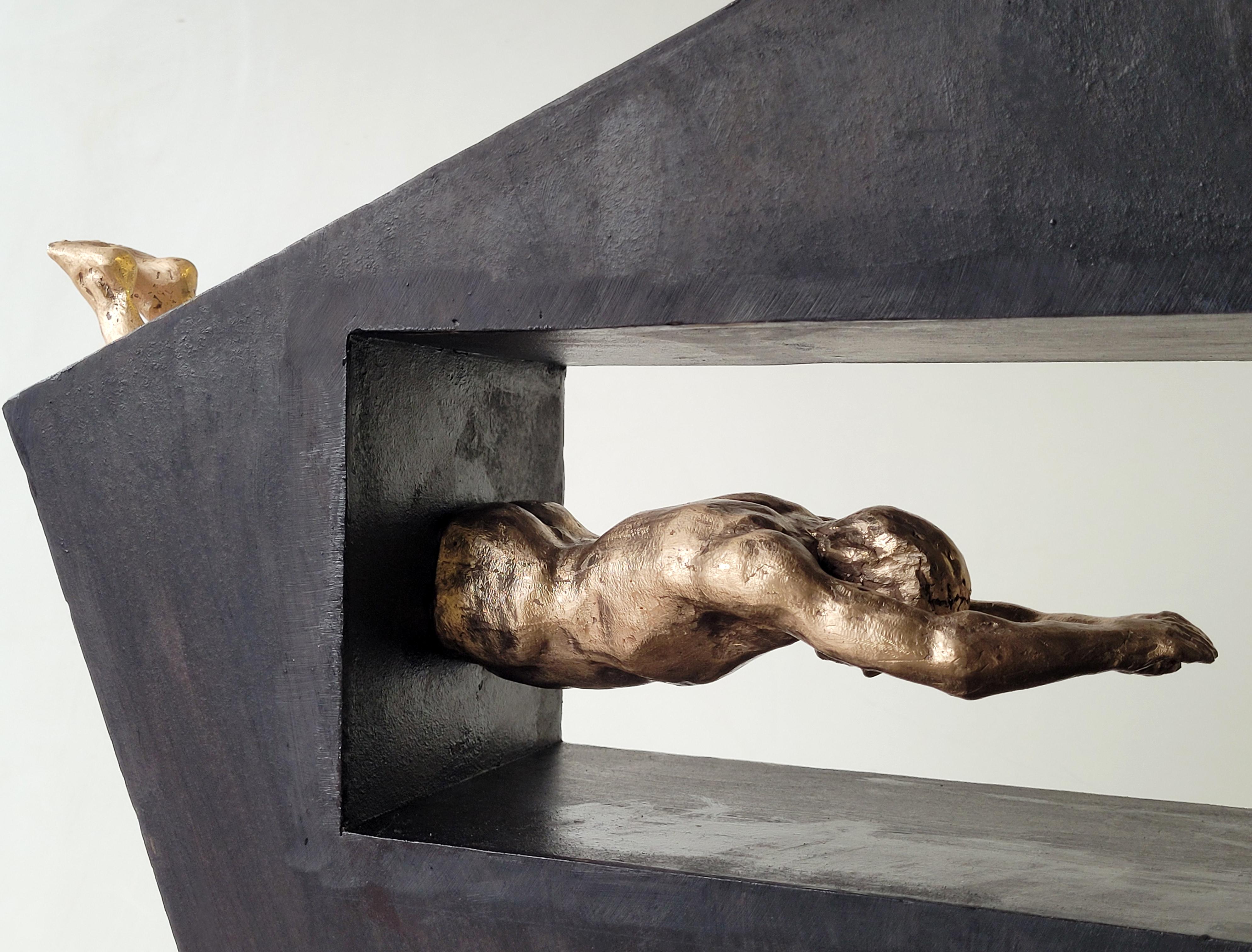 Amancio. EL SALTO II. original bronze. iron  sculpture For Sale 1
