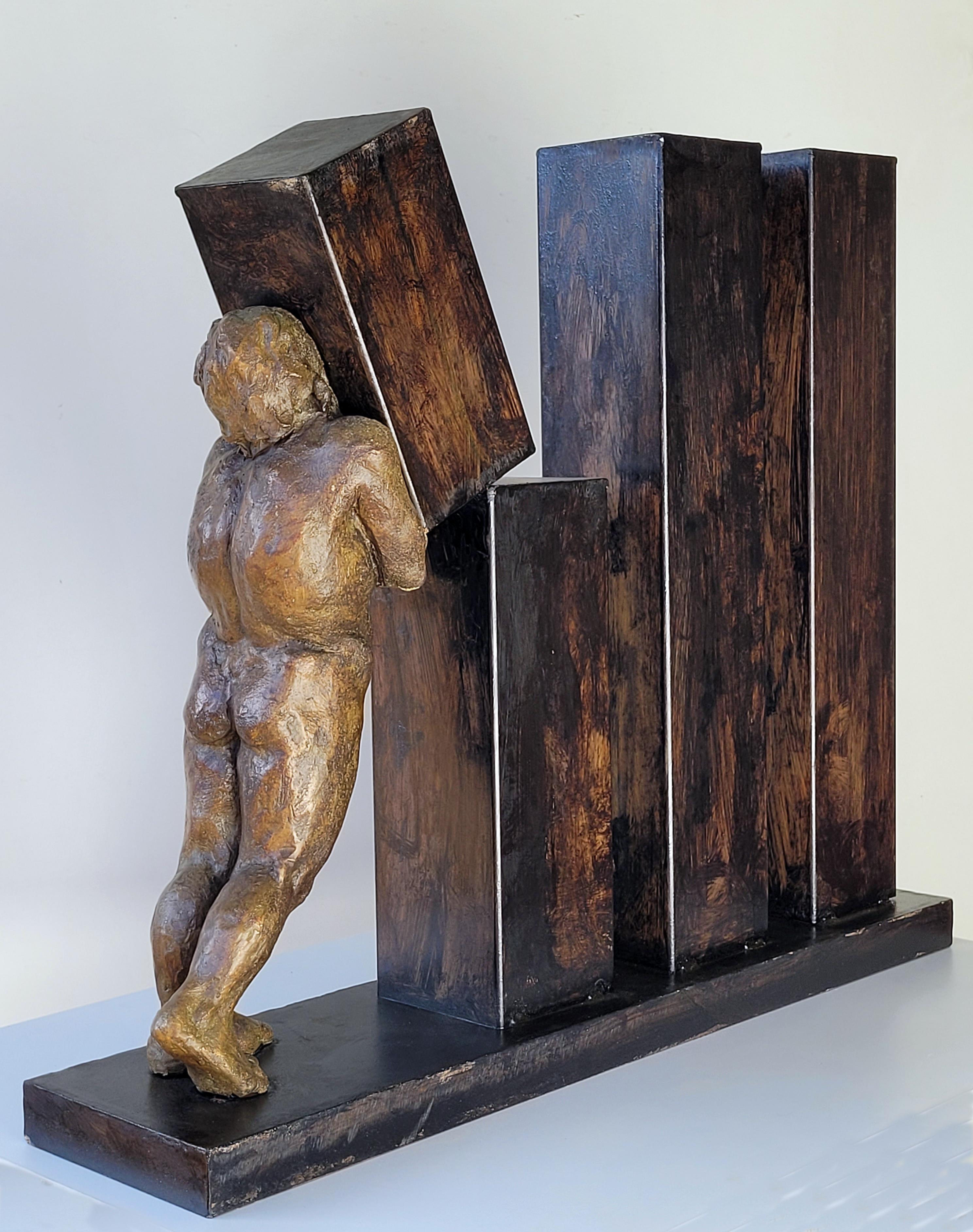 Amancio  piscina. bronce dorado y negro. hierro. PRIMERA PIEDRA original - Figurative Sculpture Oro de Amancio González Andrés