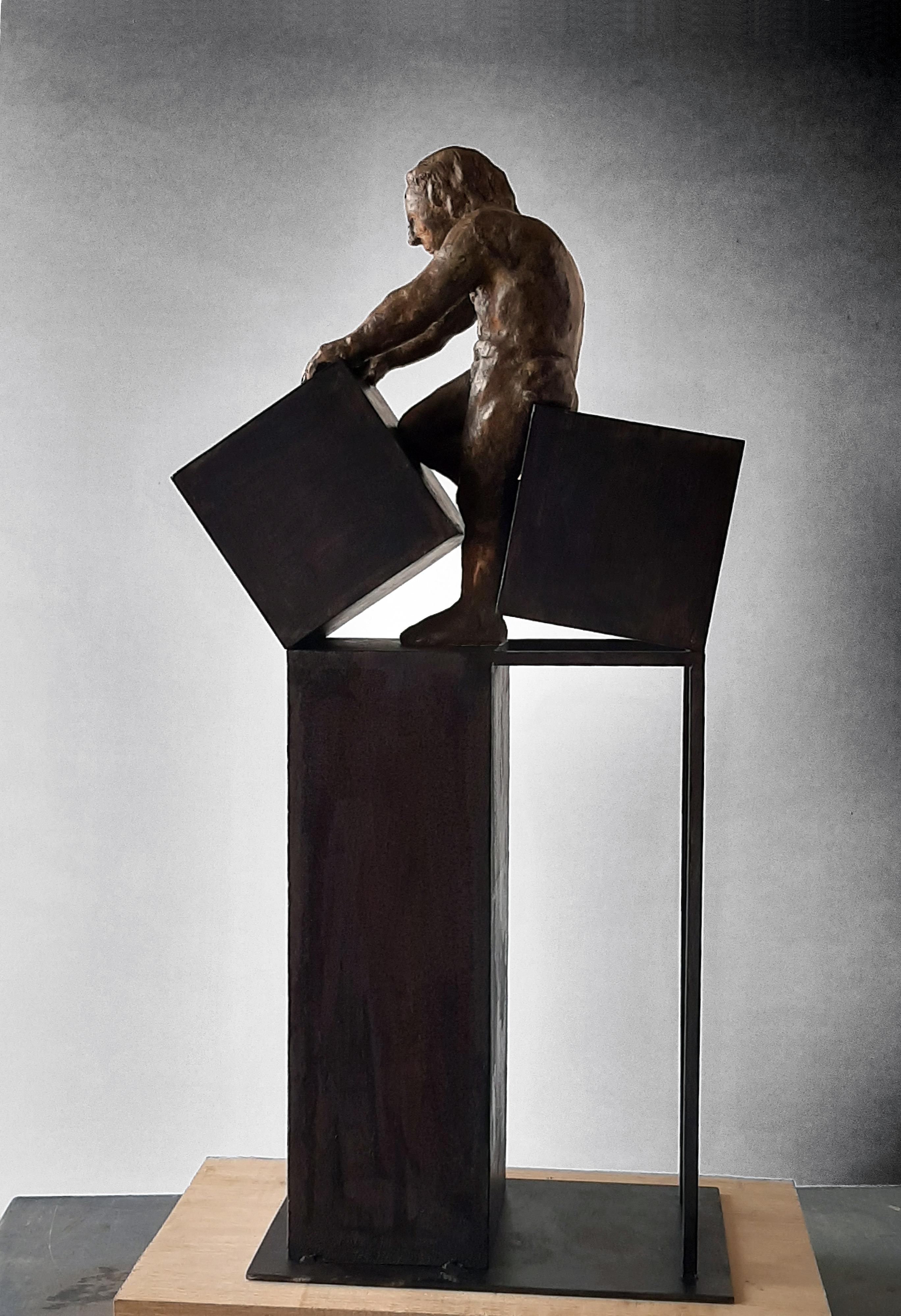 Deconstruccion VI. Original Sculpture Bronze Iron - Gold Figurative Sculpture by Amancio González Andrés