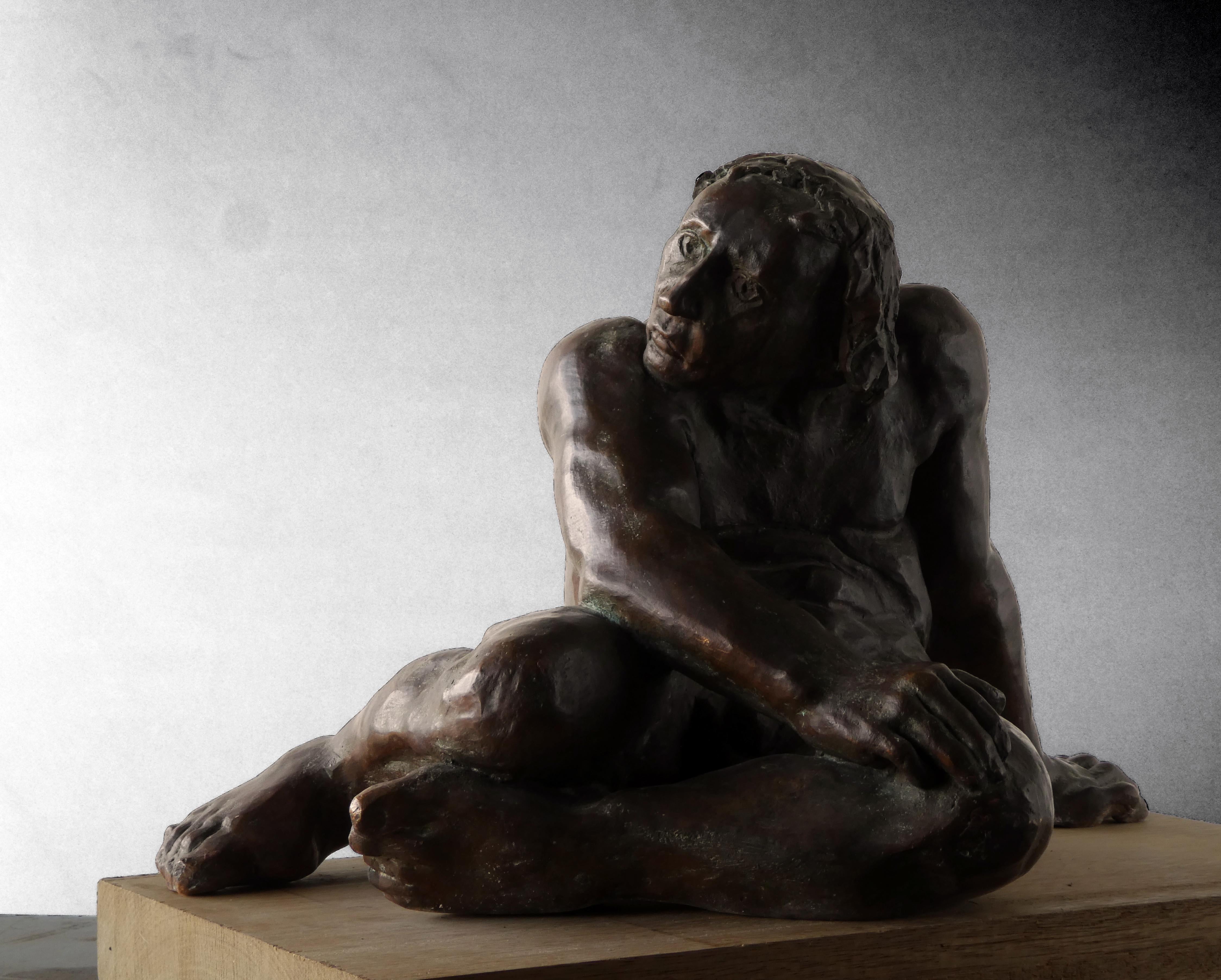 Amancio 18 Man  Guerrero Herido  original bronze sculpture For Sale 2