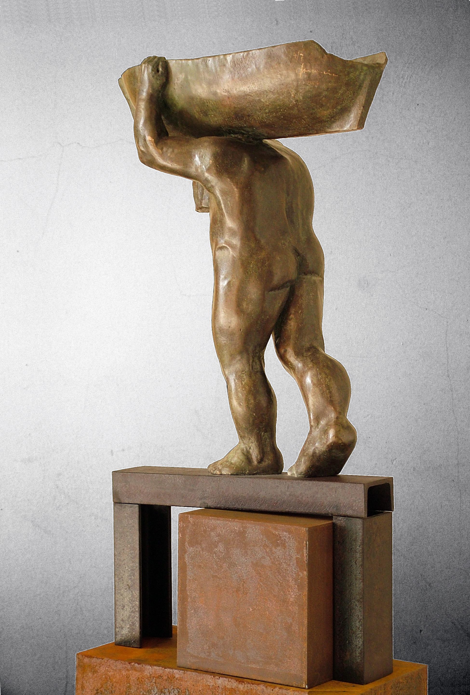 Escultura del artista español AMANCIO GONZALEZ
Artista muy conocido por sus obras de gran formato en la calle.
Hierro y bronce 7 ejemplares
AMANCIO González ( León 1965 )

Amancio González es un escultor leonés y un artista celebrado