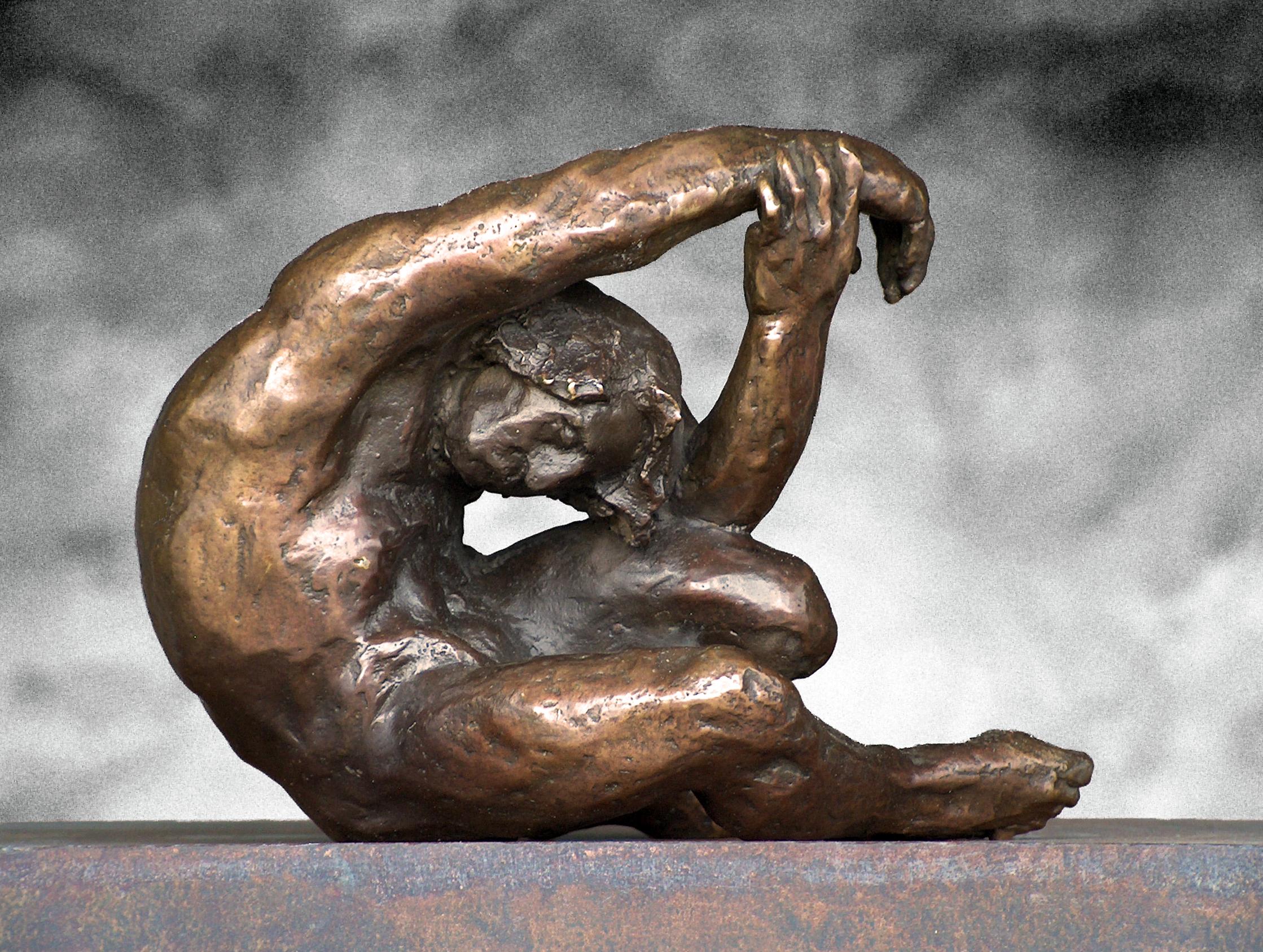 Figurative Sculpture Amancio Gonzalez Morera - Amancio. 12 Homme Leteo. Sculpture d'origine en bronze