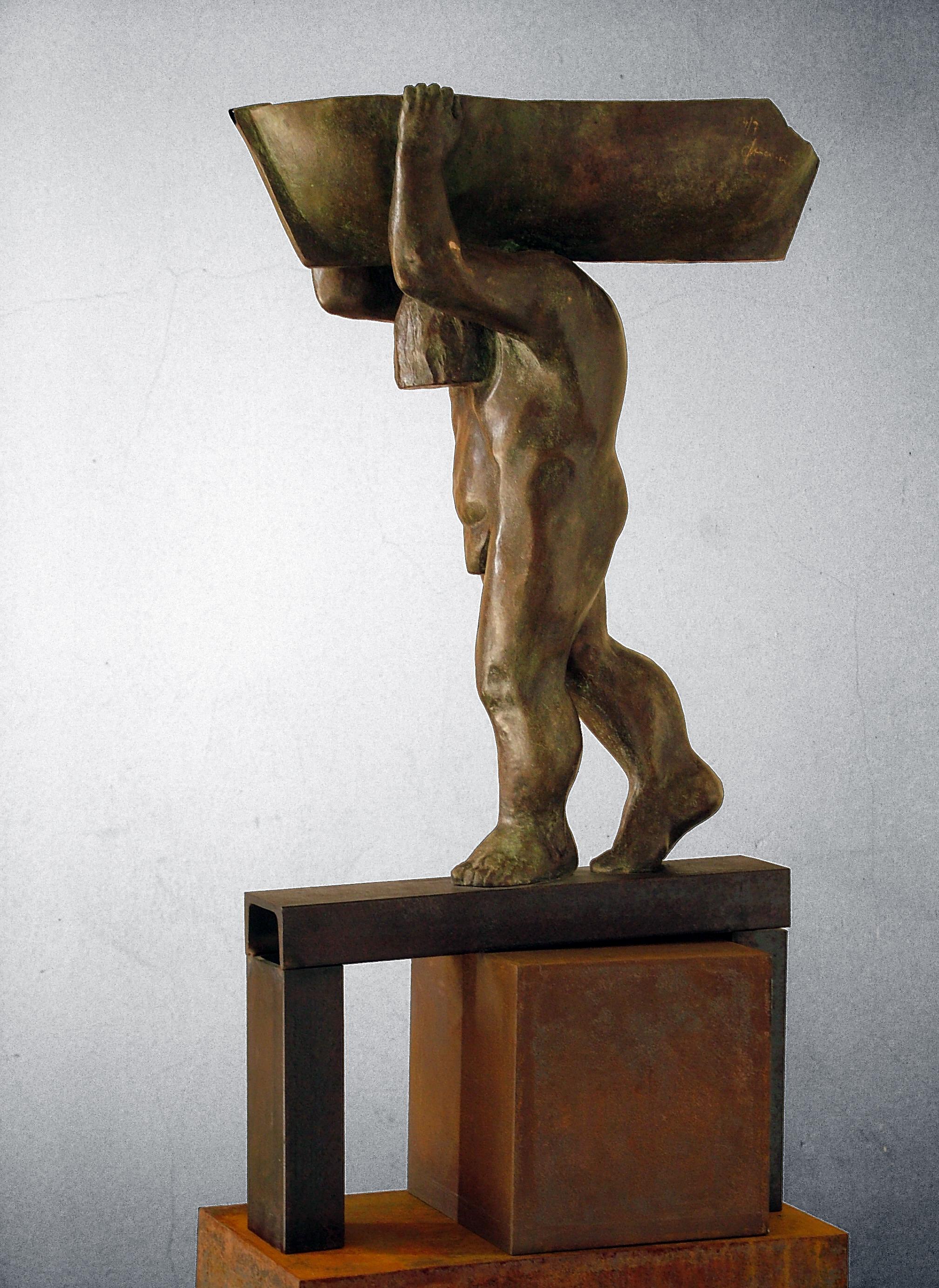 Figurative Sculpture de Amancio Gonzalez Morera - Amancio  Hombre  Barco   . "el hombre y el mar-". escultura original hierro bronce