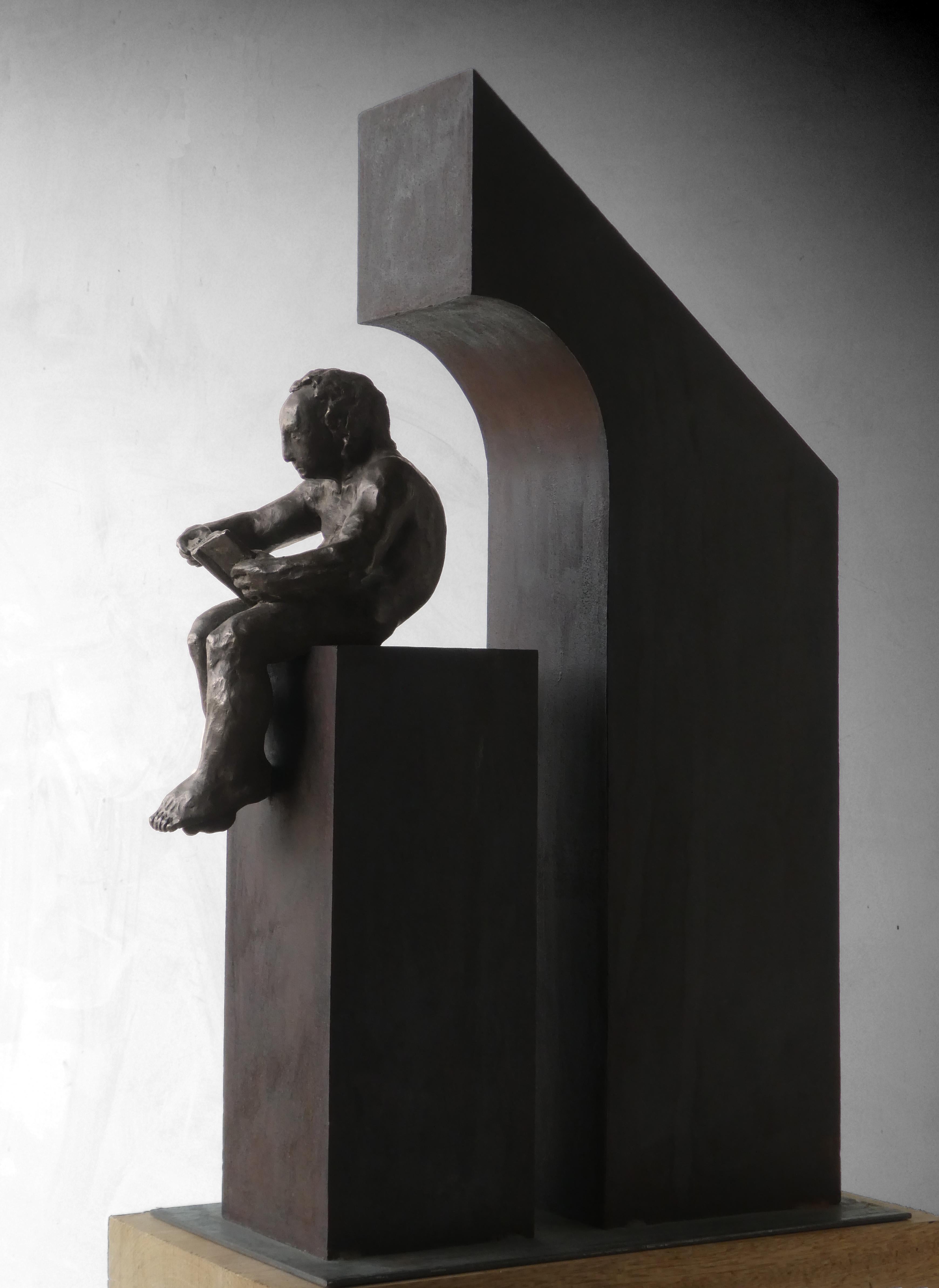 Amancio. Man la casa II. original sculpture iron bronze For Sale 4
