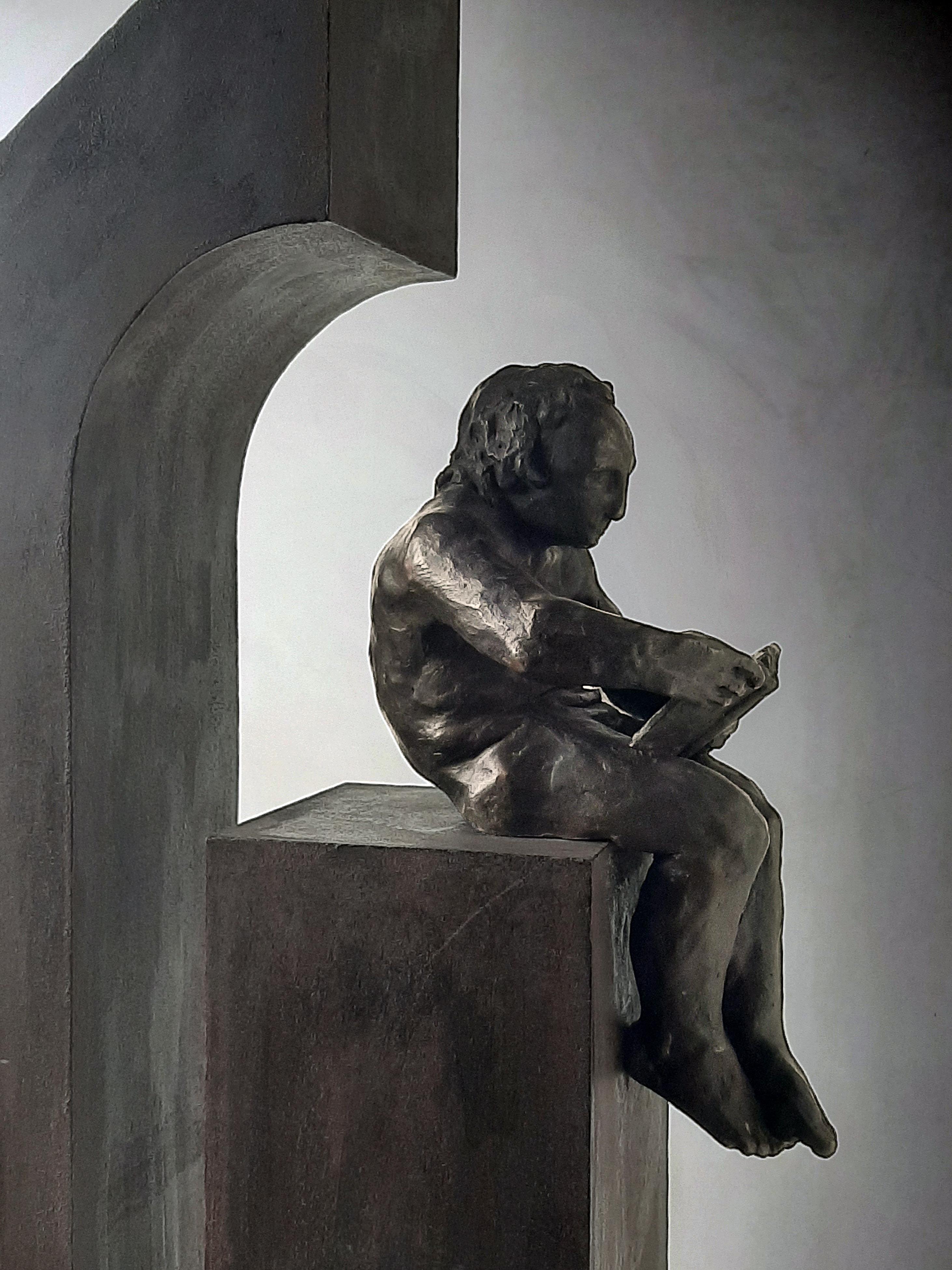 Amancio 19. Hombre la casa II. escultura original hierro bronce - Sculpture de Amancio Gonzalez Morera