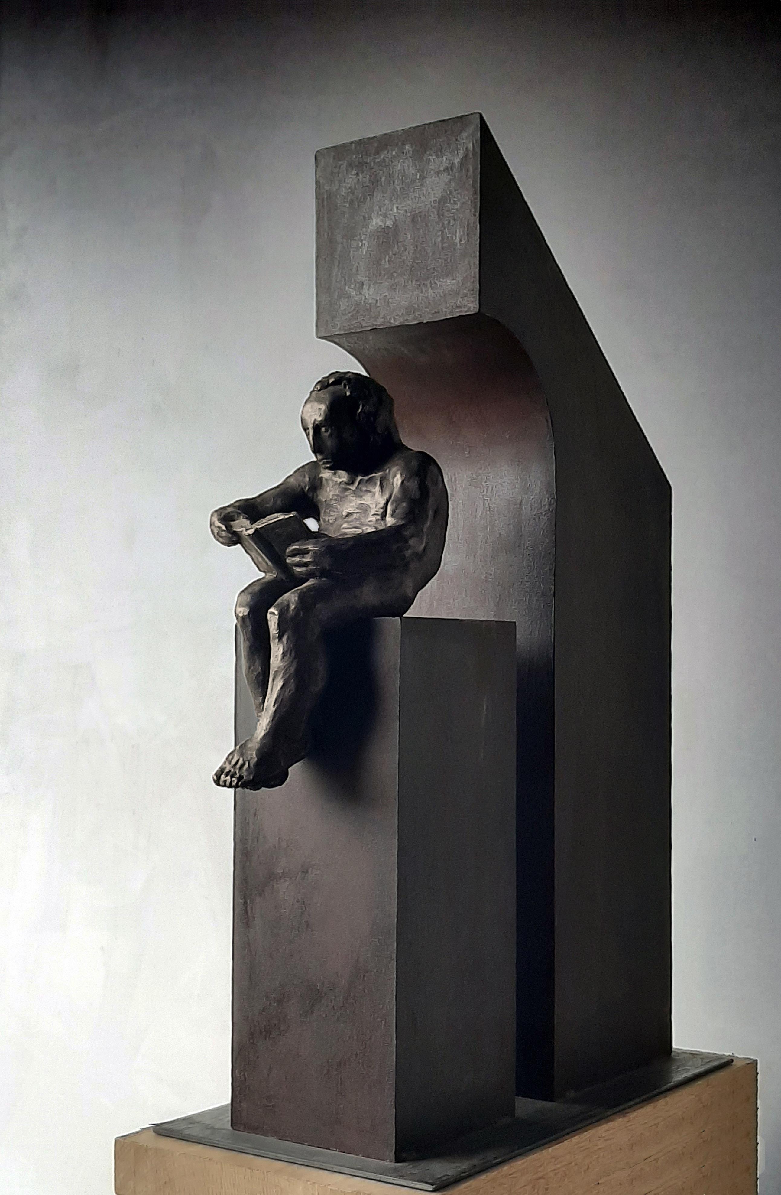 Amancio 19. Man la casa II. original sculpture iron bronze - Contemporary Sculpture by Amancio Gonzalez Morera