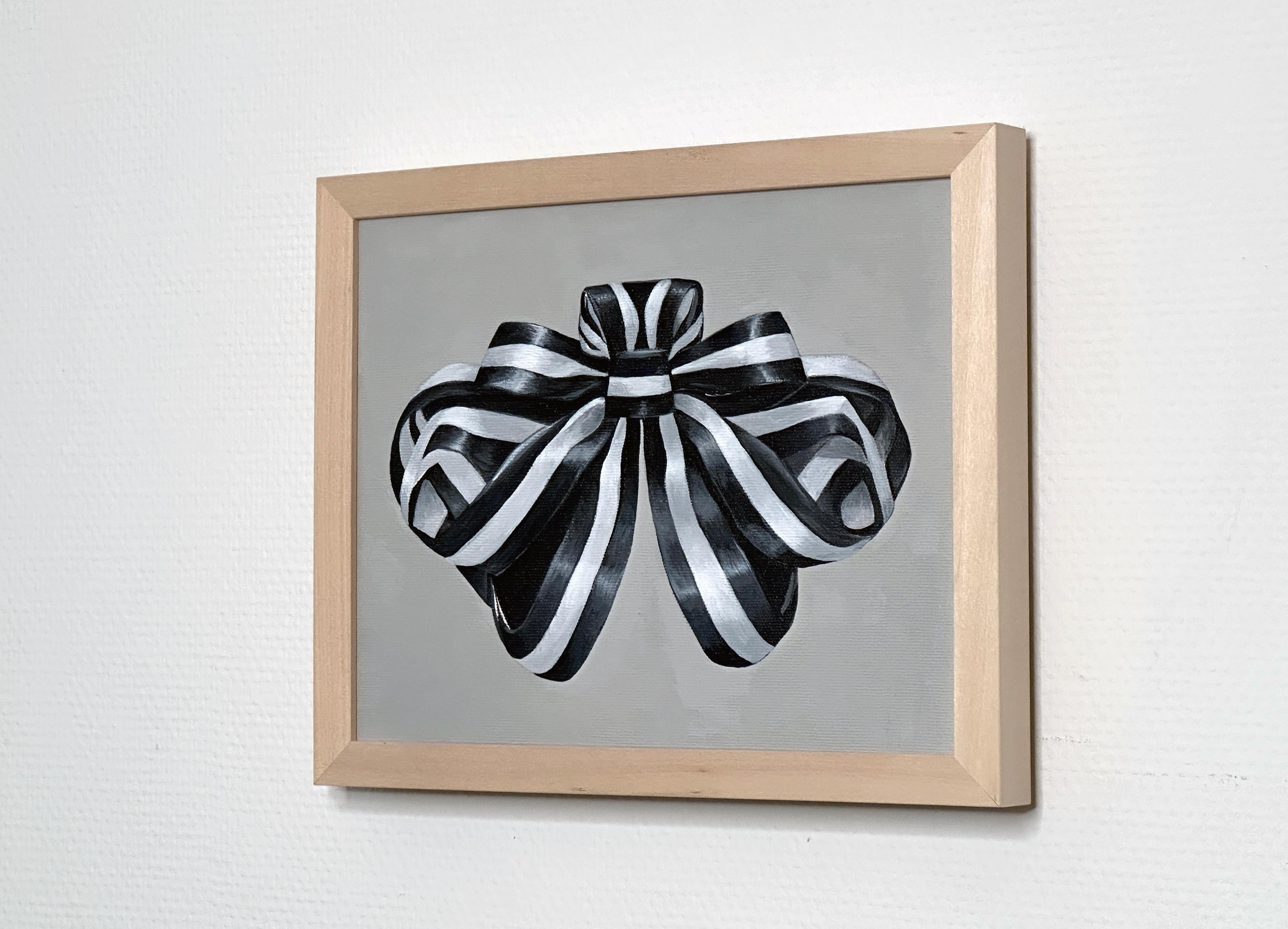 Acrylgemälde „Grand Ribbon“ mit Rahmen minimale schwarz-weiß gestreifte Streifen, Geschenk (Zeitgenössisch), Painting, von Amanda Andersen