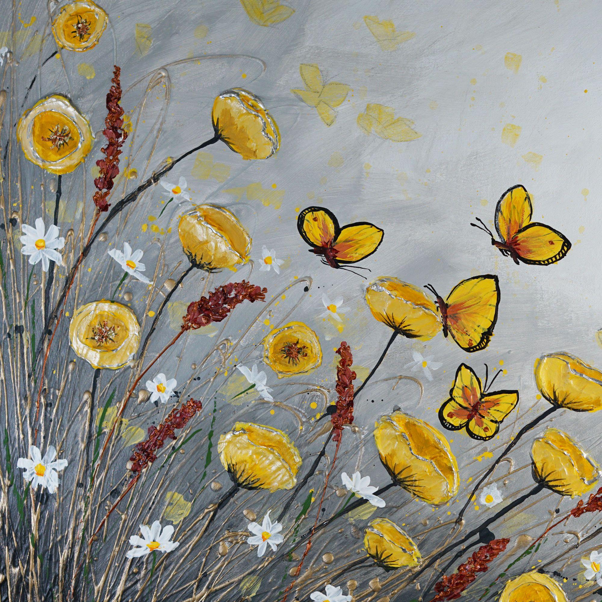 El cuadro muestra un campo de flores con mariposas amarillas y naranjas volando a su alrededor. Las mariposas están dispersas por la escena, unas más cerca de las flores y otras más lejos. Las flores son de varios tamaños y formas, lo que crea un