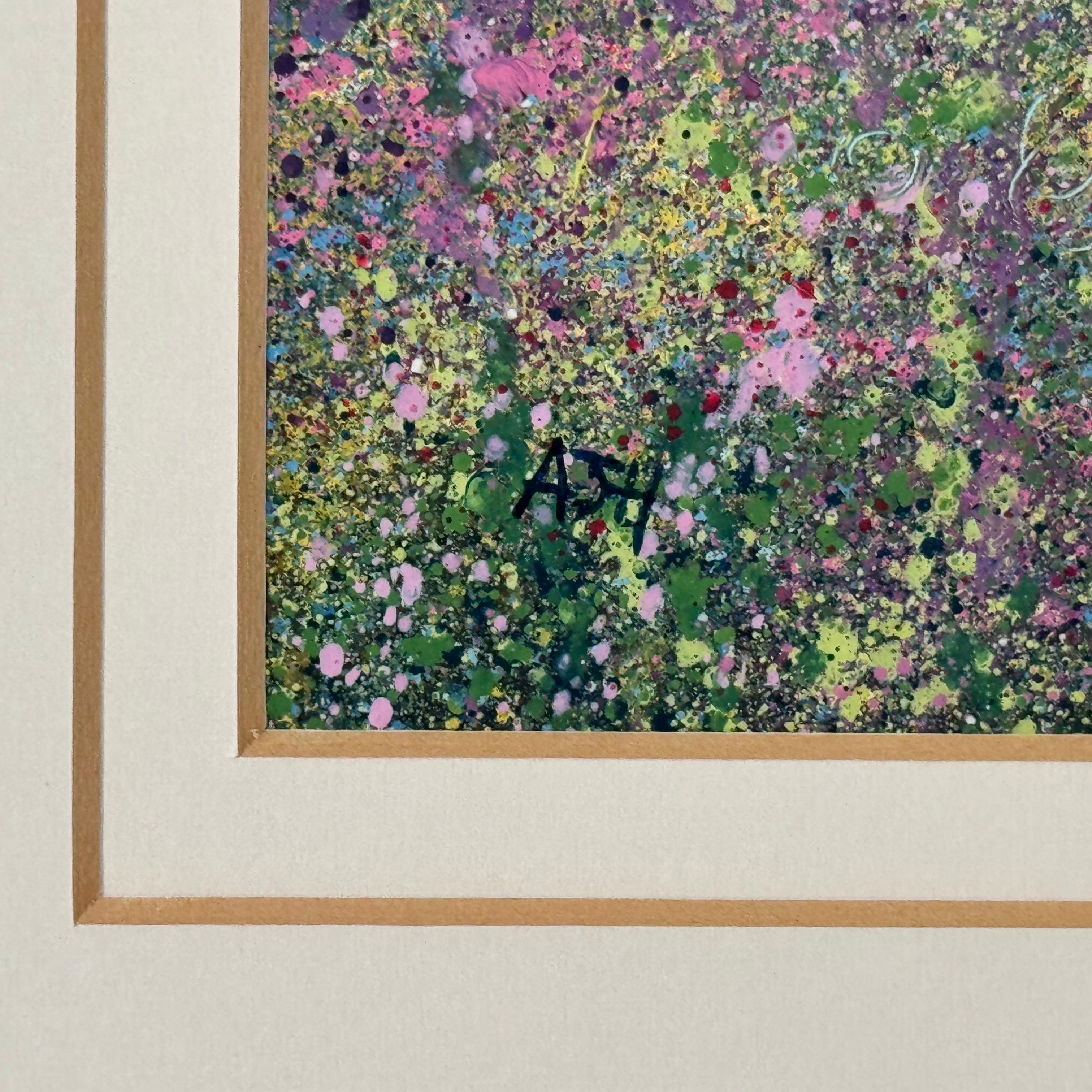 Feld mit Fingerhüten in der britischen Sommerlandschaft von der zeitgenössischen Künstlerin Amanda Hoskin. Original Öl auf Karton, 2004. Signiert, datiert und betitelt auf der Rückseite. Präsentiert in einem cremefarbenen Rahmen mit doppeltem