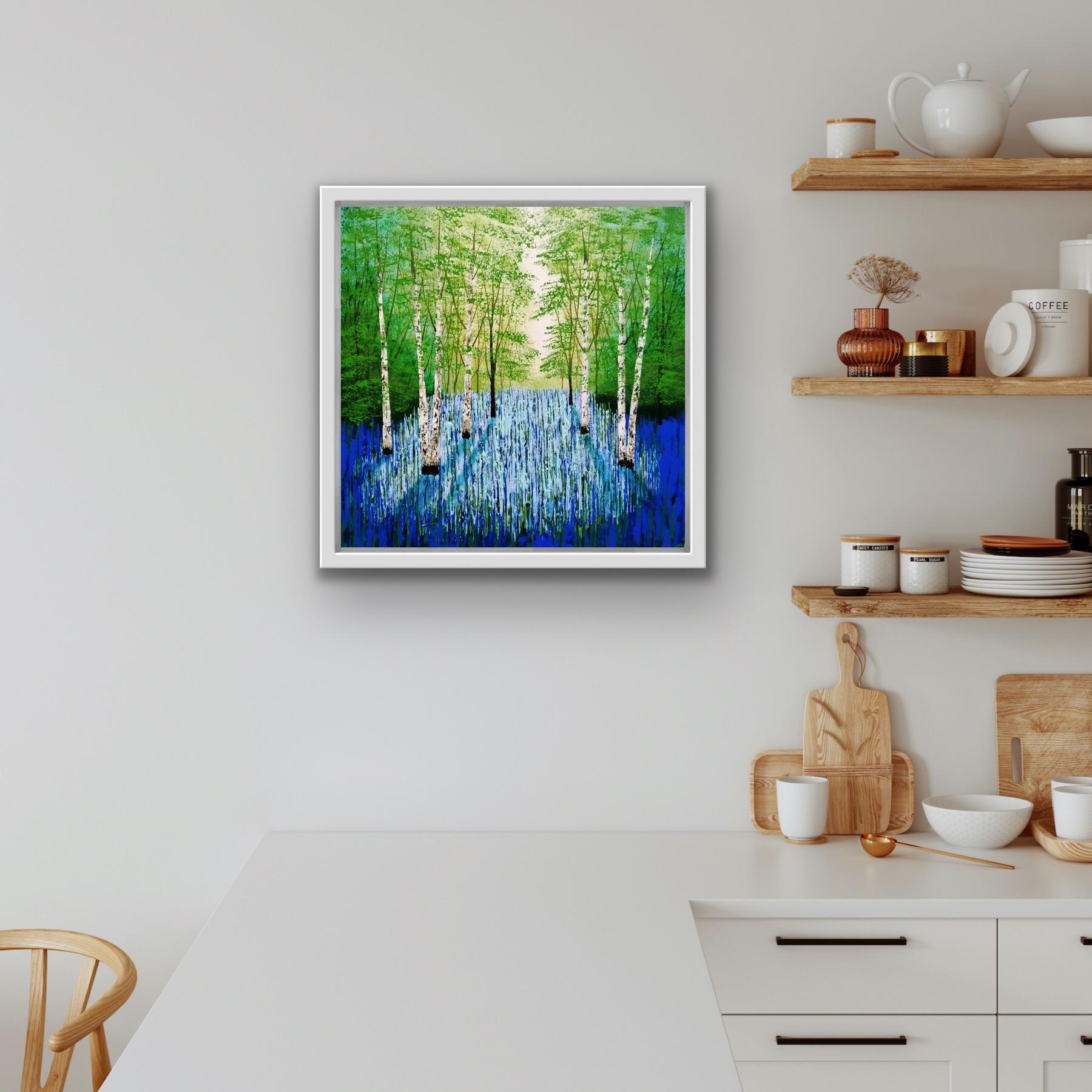 Bluebell Serenity, Bluebell Waldmalerei, Waldkunst, helles Baumgemälde im Angebot 3