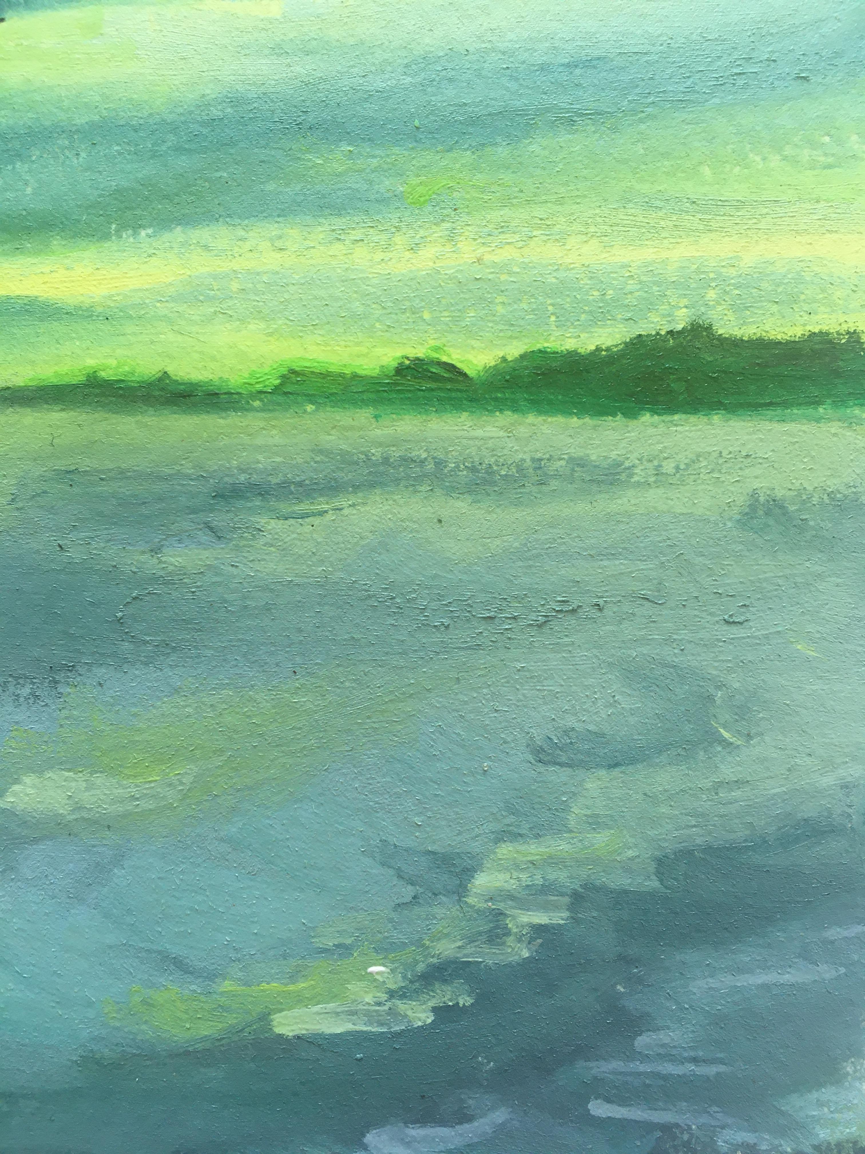 GREEN DUSK - Peinture de Phthalo d'une vue d'océan avec nuages, mer et arbres - Gris Landscape Painting par Amanda Joy Brown