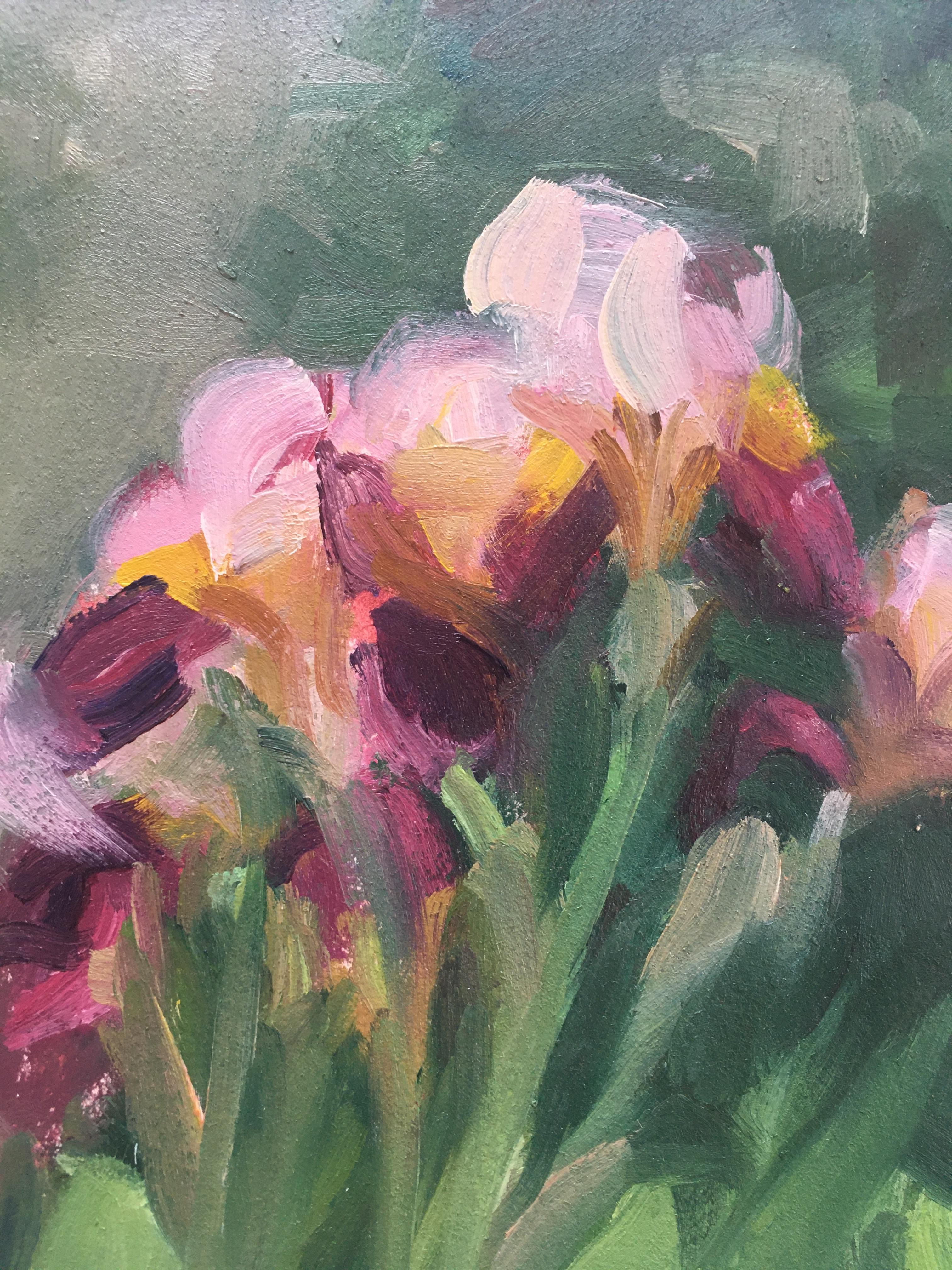 IRIS ROW - Stillleben-Gemälde von Blumen im Feld - Öl auf Bogen Ölpapier (Zeitgenössisch), Painting, von Amanda Joy Brown