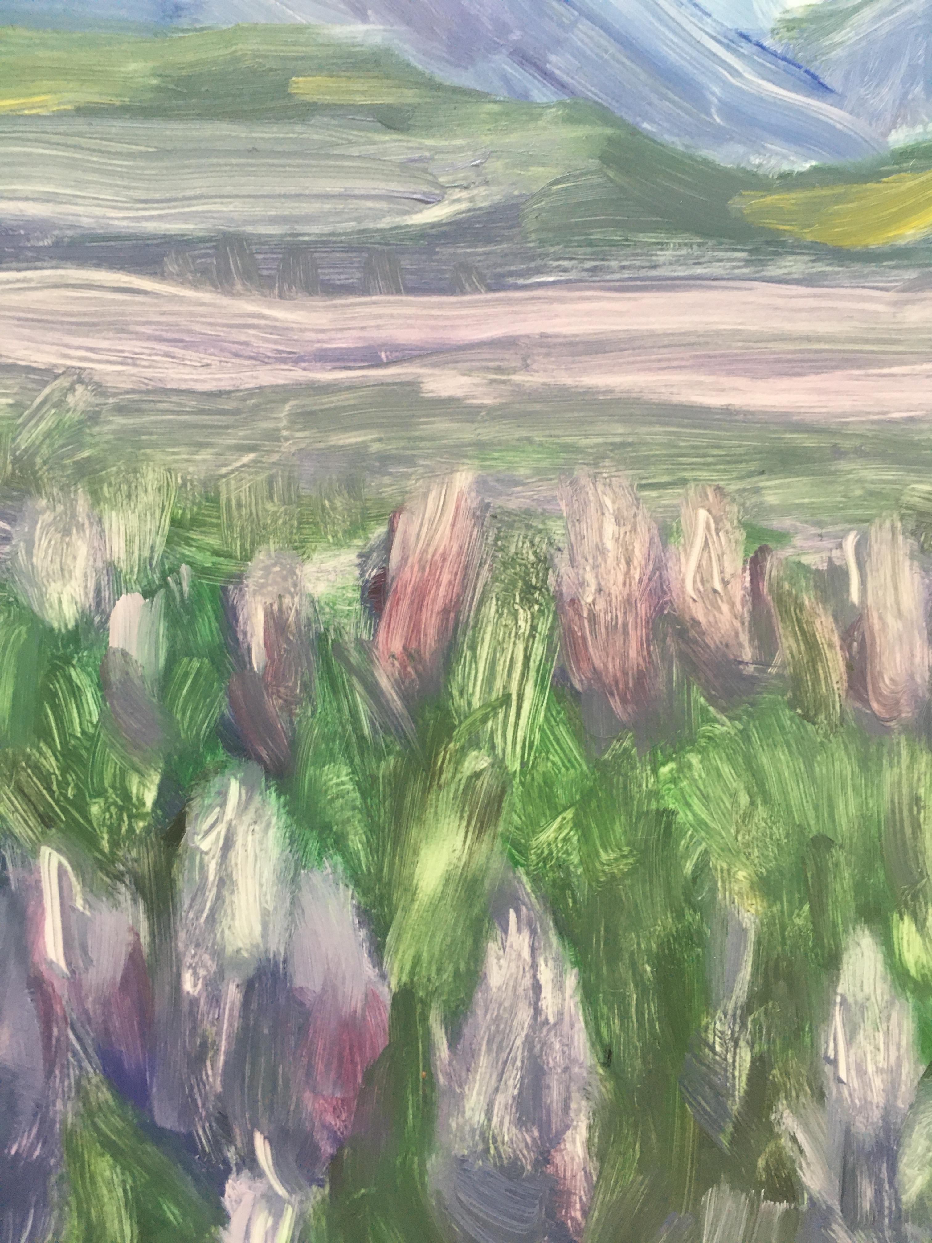 LUPIN - Peinture de paysage de montagne d'Islande, de lavande et de la prairie gazonnée - Contemporain Painting par Amanda Joy Brown