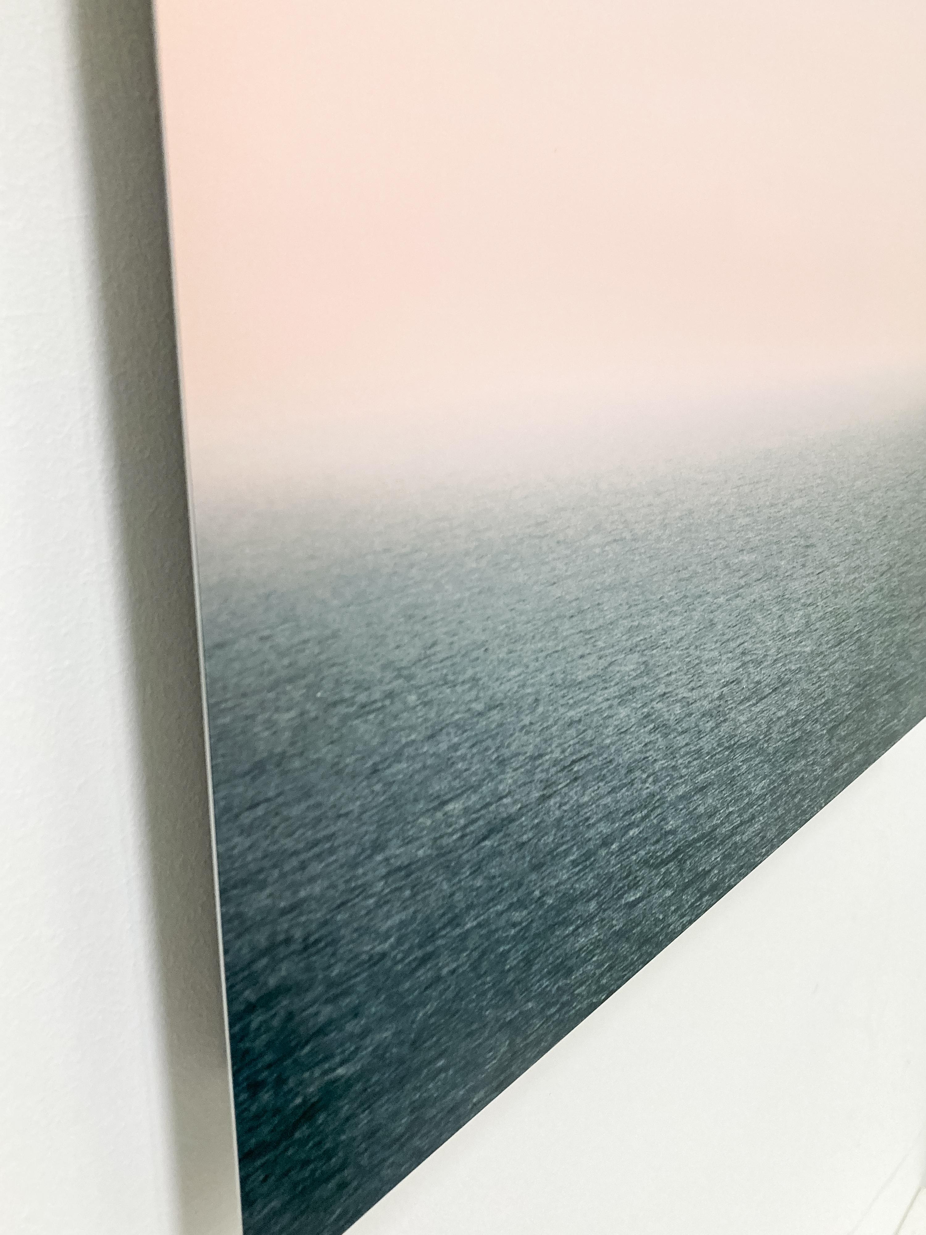 Weiches Meer, signierter digitaler fotografischer Landschaftsdruck auf Metall im Angebot 1