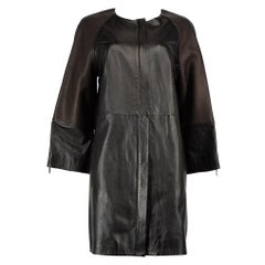 Amanda Wakeley, cappotto di media lunghezza in pelle nera, taglia XL Amanda Wakeley, cappotto di media lunghezza in pelle nera, taglia XL